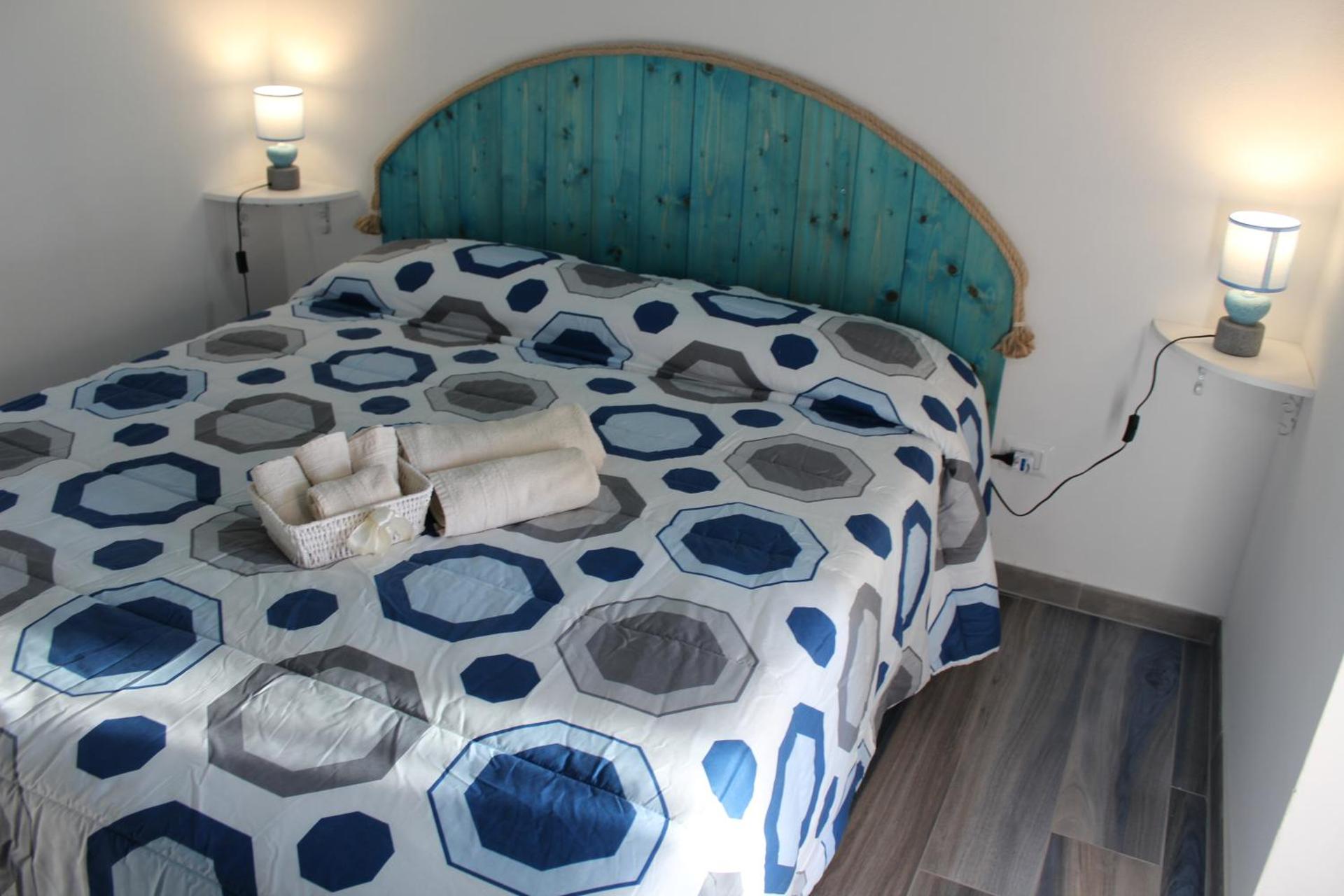 Sa Dommu de Kerciu vista mare con parcheggio