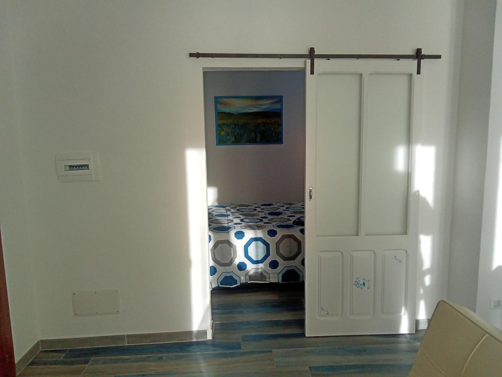 Sa Dommu de Kerciu vista mare con parcheggio