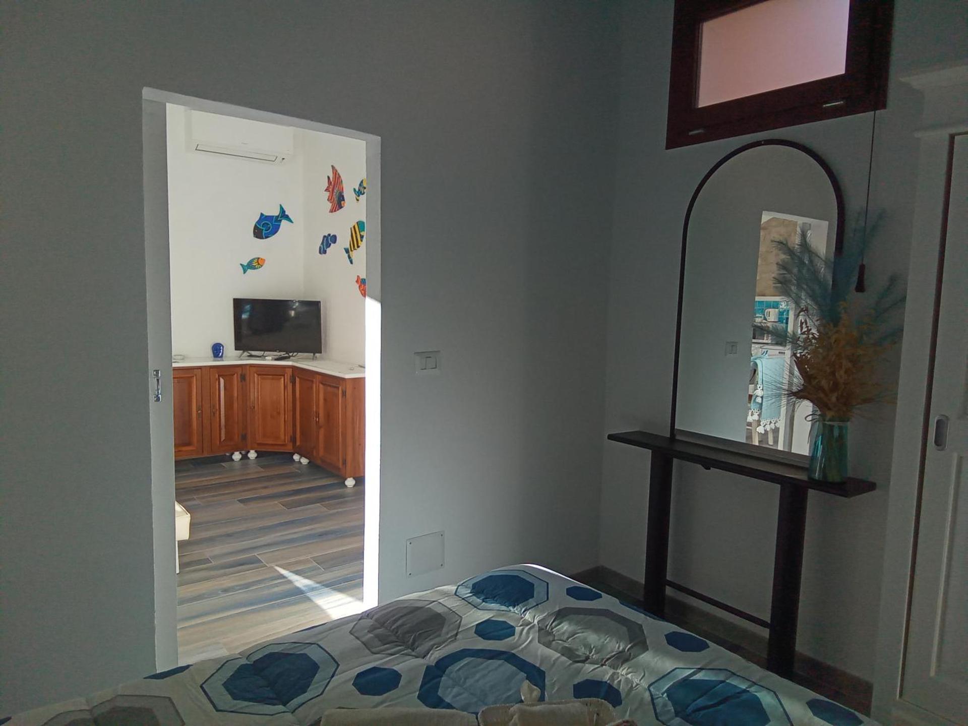 Sa Dommu de Kerciu vista mare con parcheggio