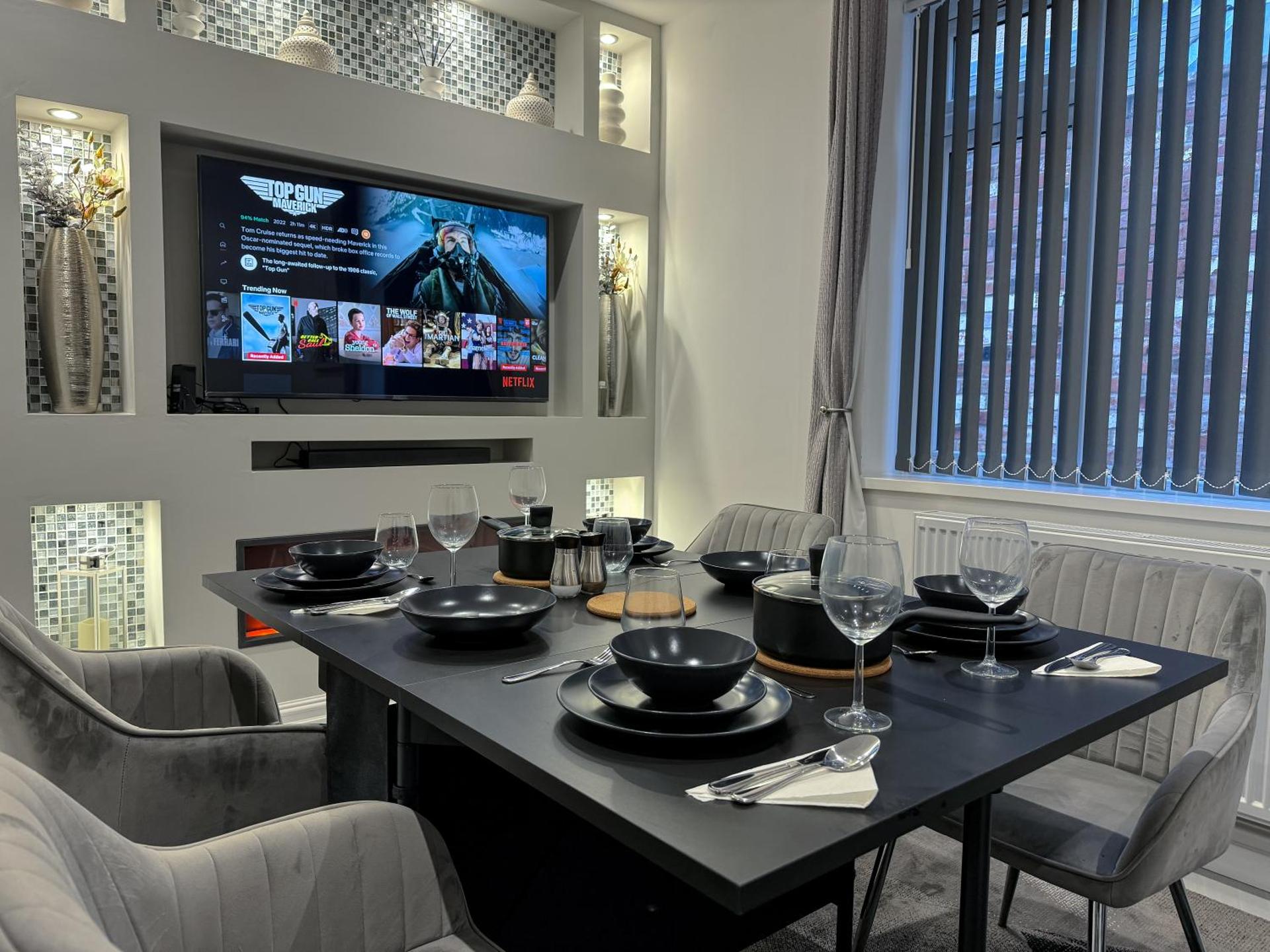 Stylish 2 Bedroom Flat City Centre - Free Parking