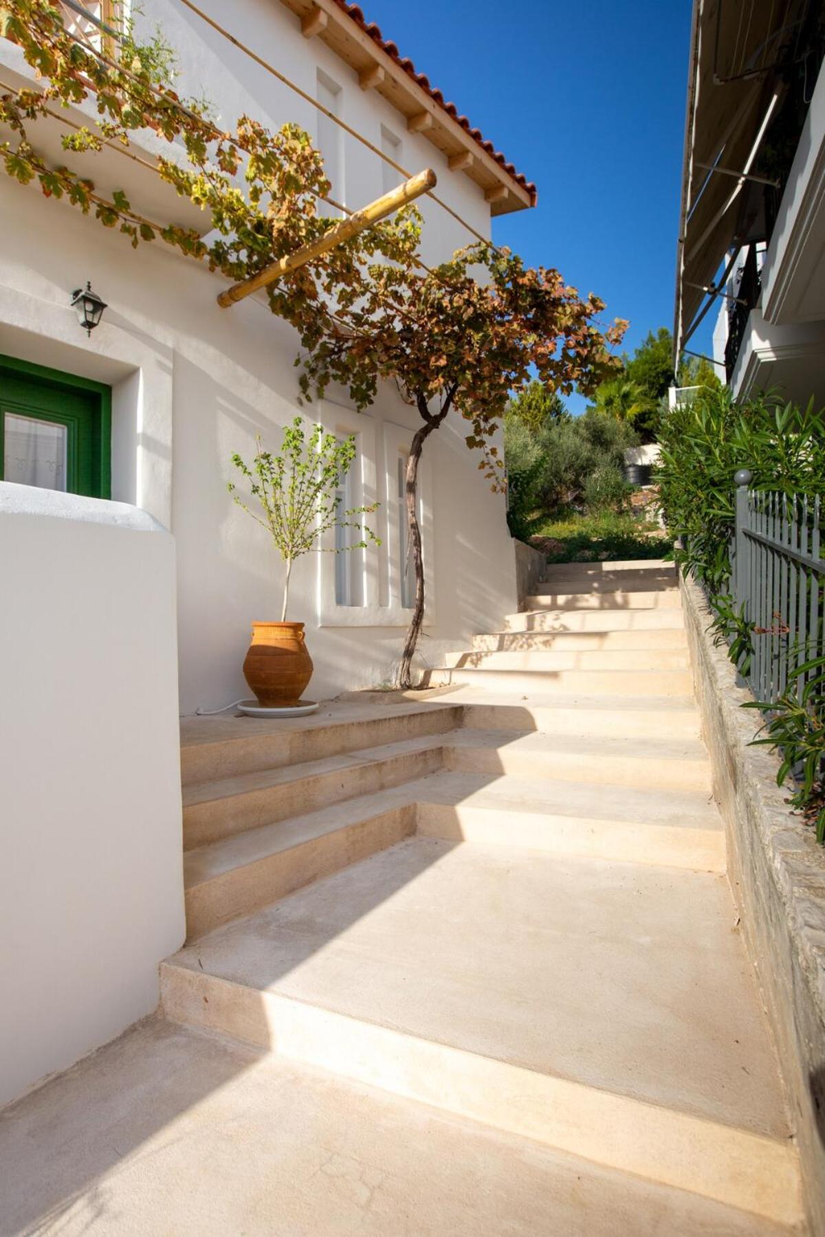 Villa Plaka 16 "The Bordeaux"-Drepano Nafplio