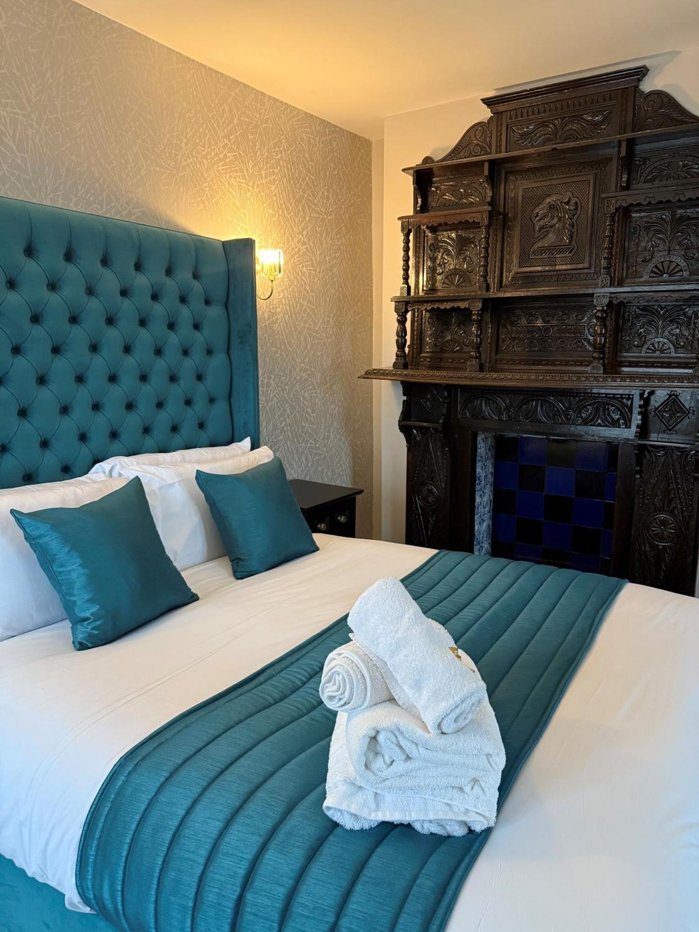 Lyons Woodlands Hall