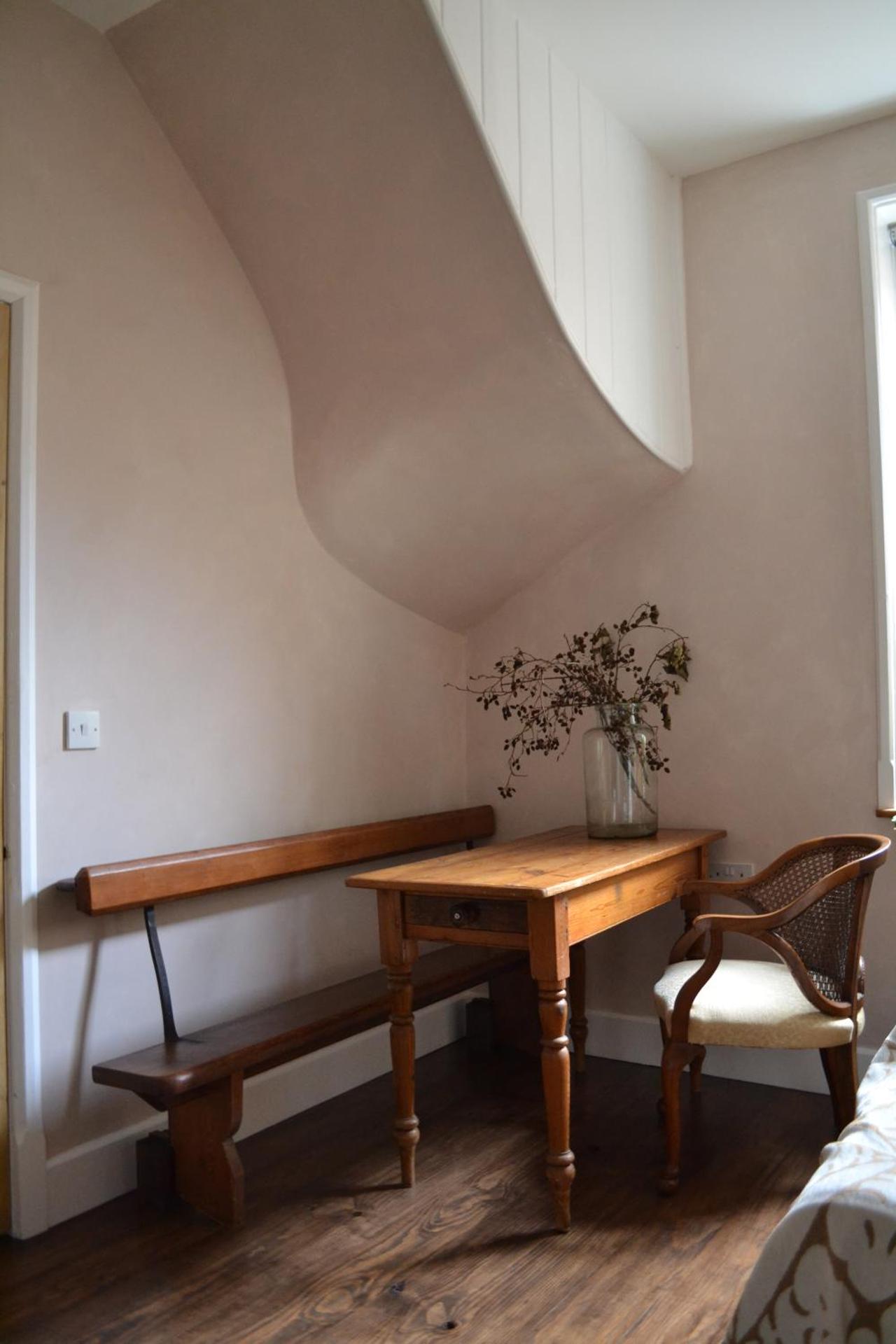 Chapel Cottage- Coastal Somerset Retreat