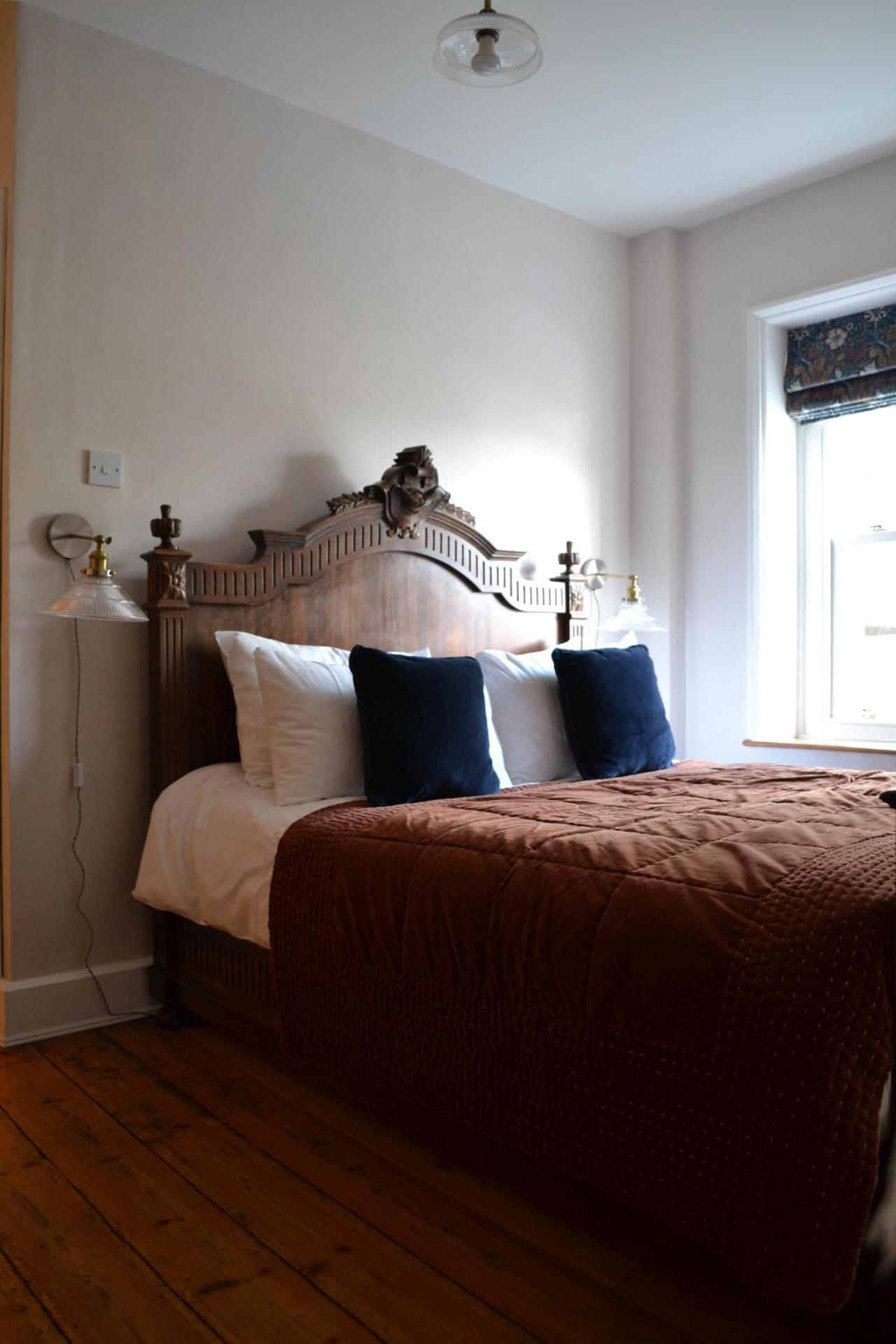 Chapel Cottage- Coastal Somerset Retreat