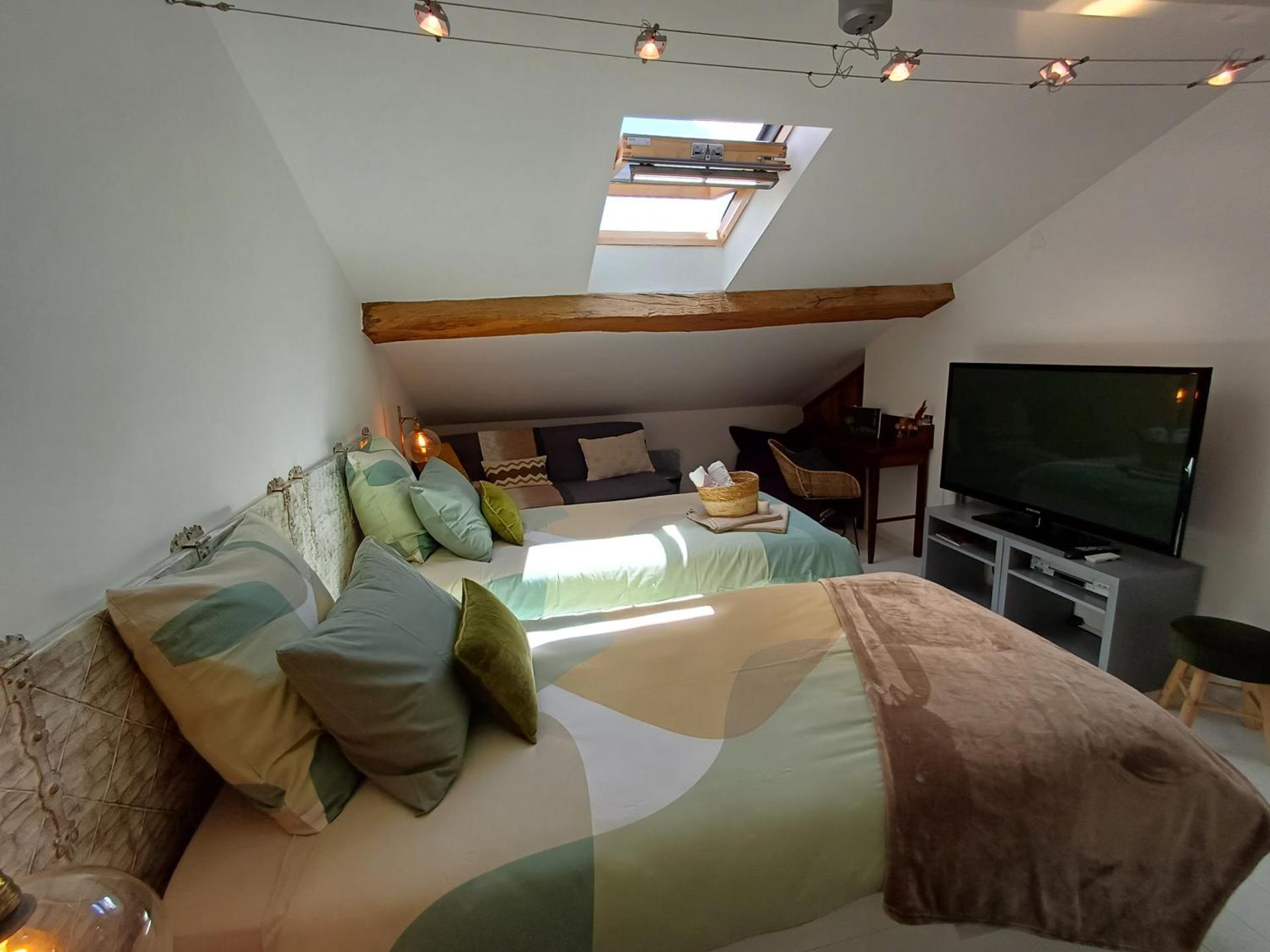 Photo of the whole room