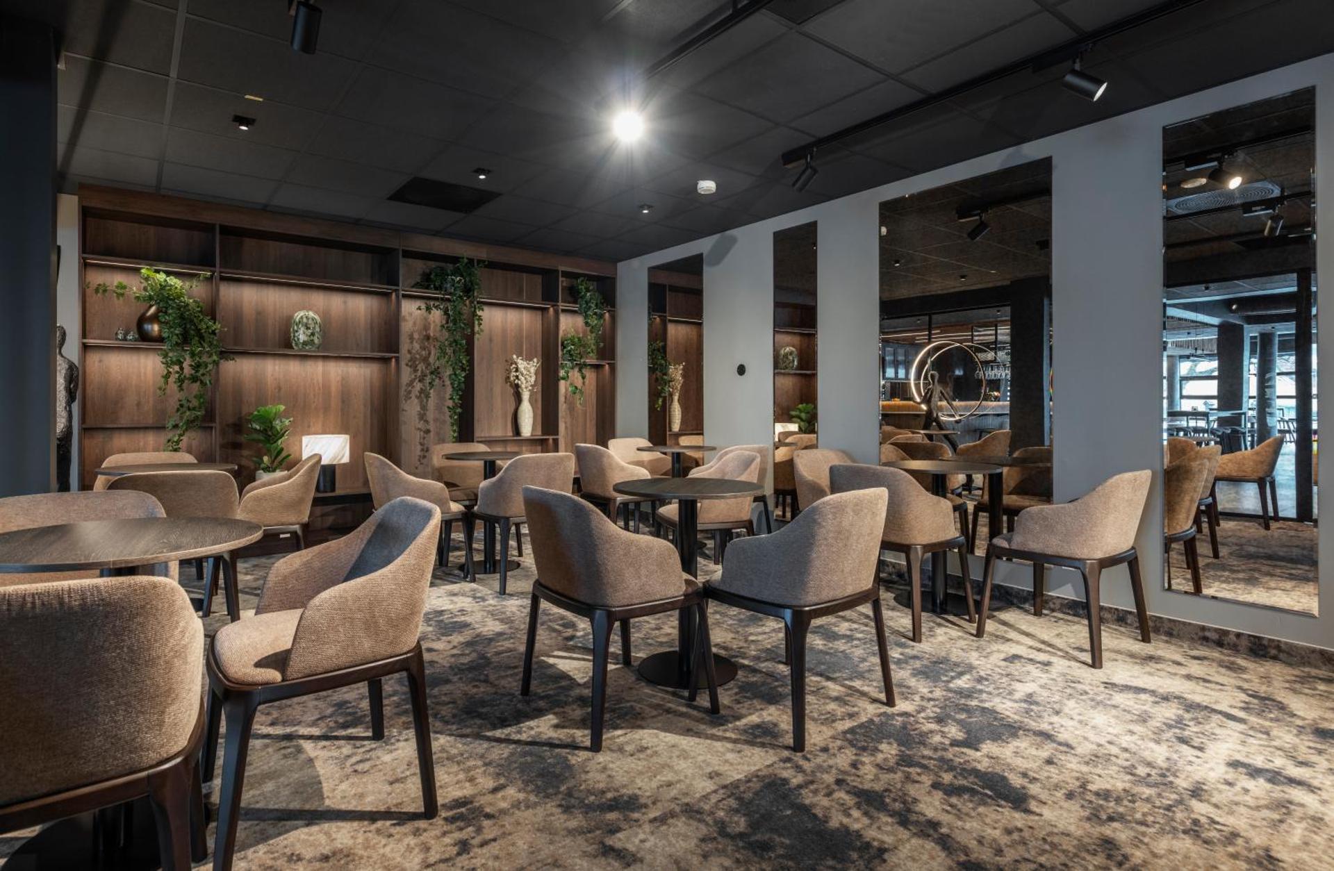 Meeting/conference room