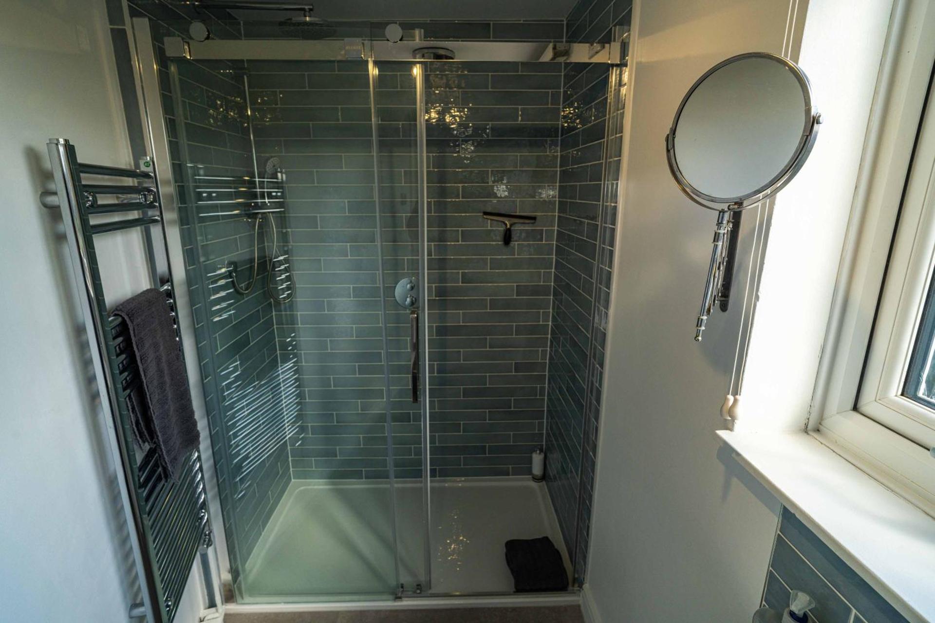 Stylish Home with 4 bedrooms, Logburner, Garden, nr Beach, Deal Castle