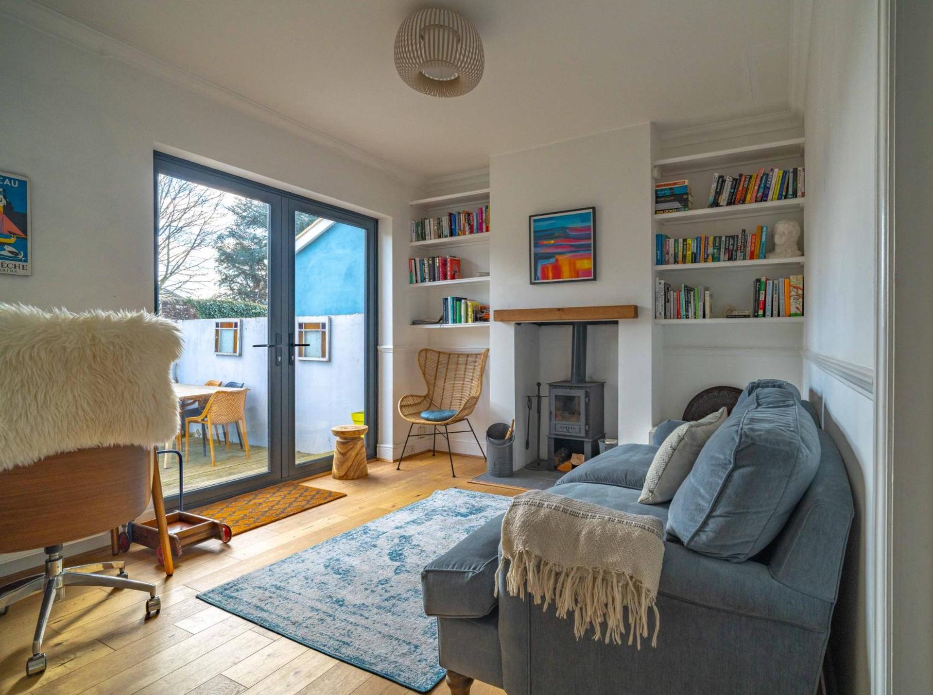 Stylish Home with 4 bedrooms, Logburner, Garden, nr Beach, Deal Castle