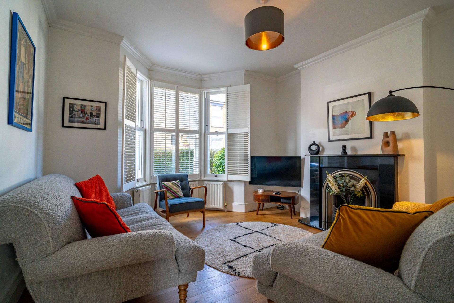 Stylish Home with 4 bedrooms, Logburner, Garden, nr Beach, Deal Castle