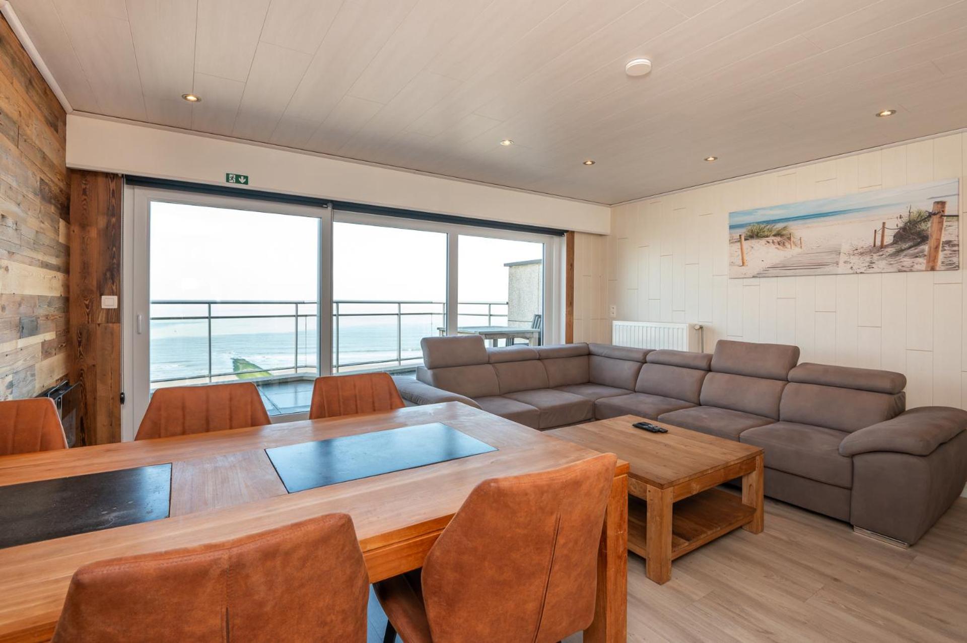 Nice apartment with suberb Sea Views