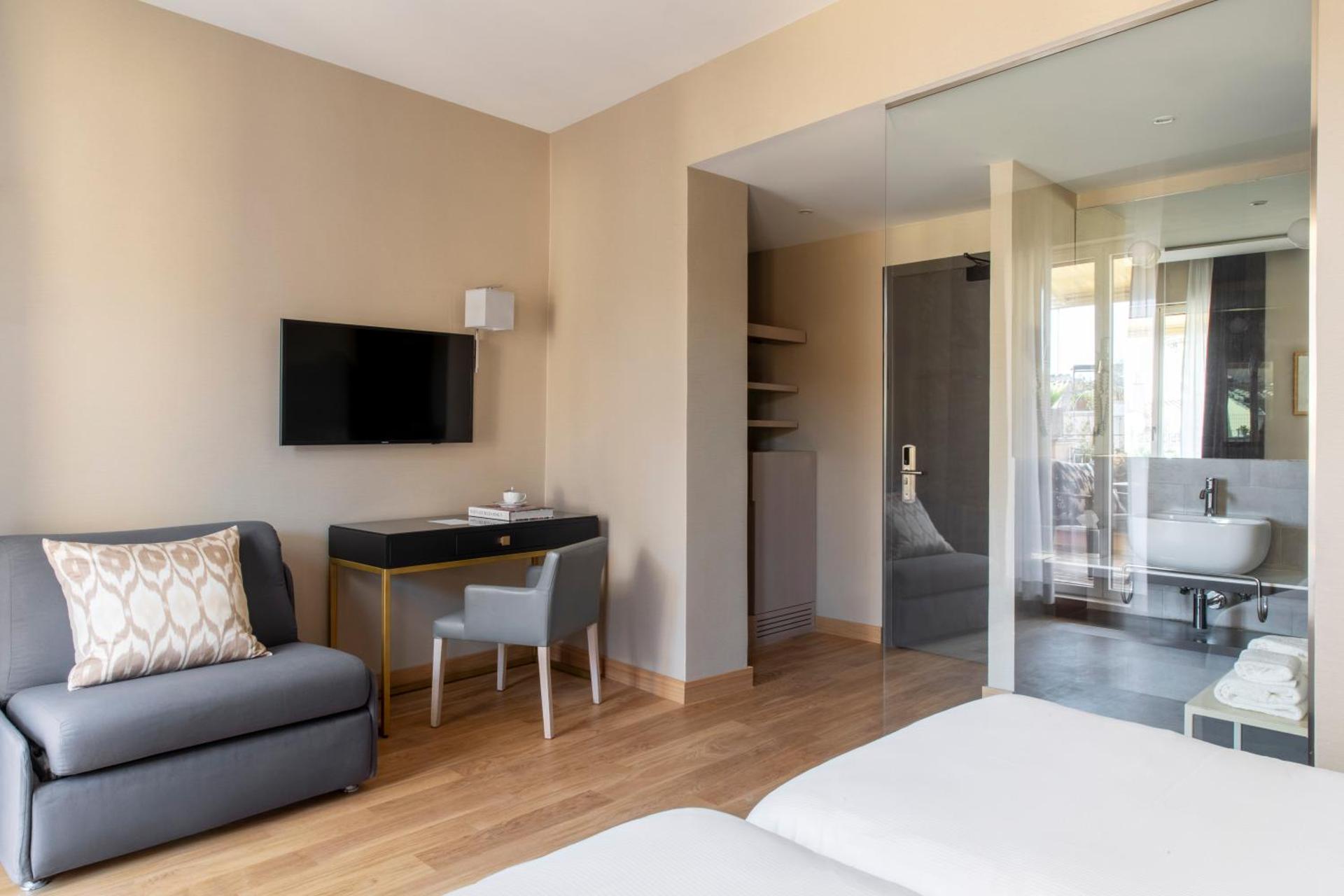 Photo of the whole room