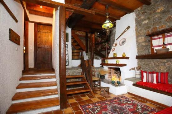 MARIOLATA STONE HOUSE