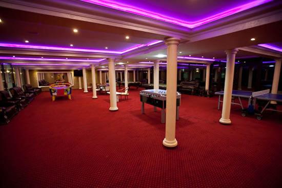 Communal lounge/ TV room