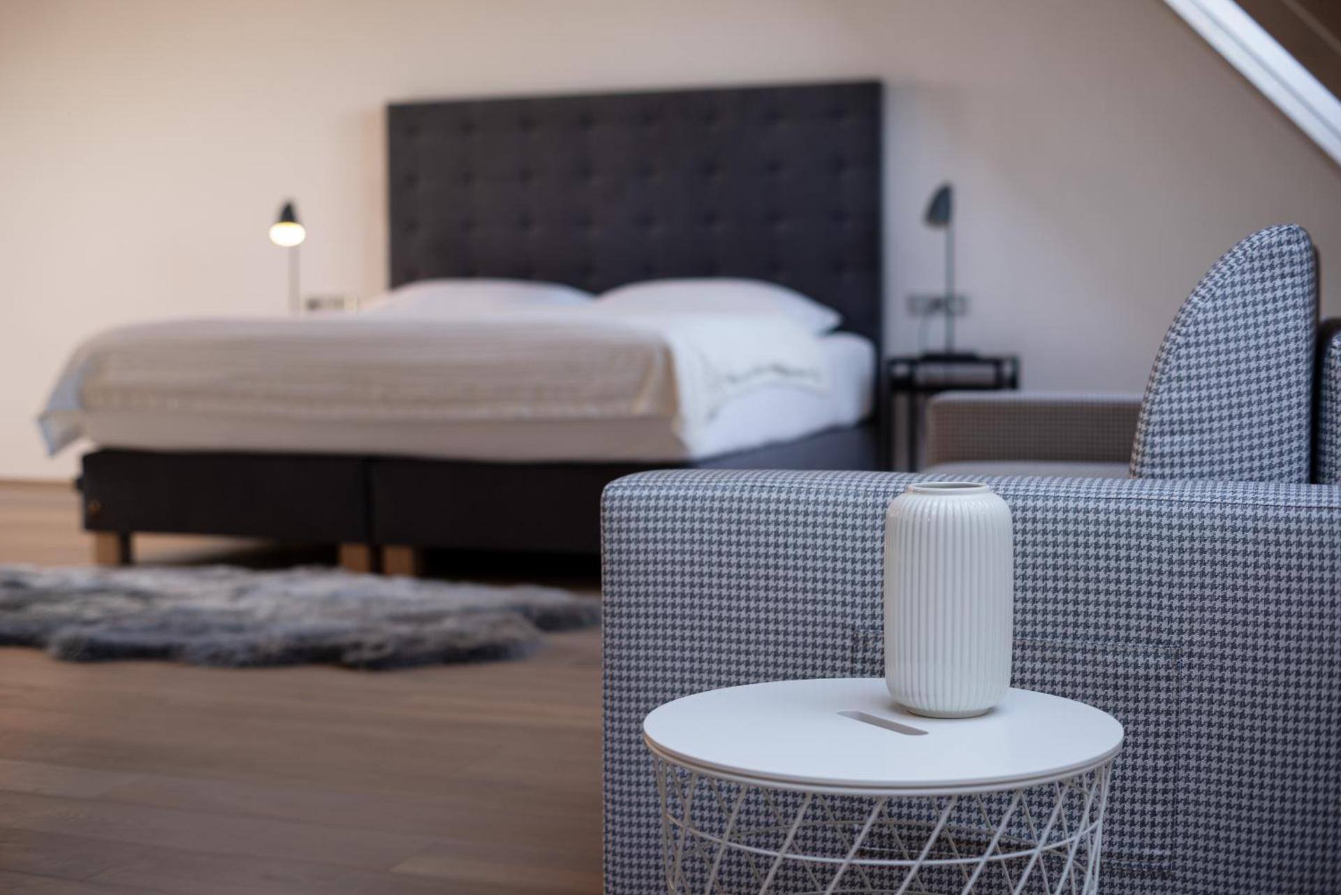 Apartment with Shower