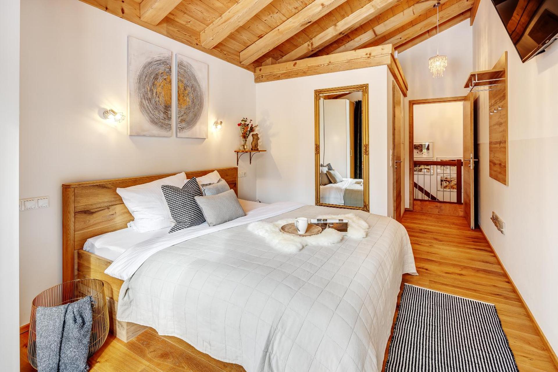 Landhaus Trinis - Kleine Kaffee Tee Theke mit Kühlschrank - Parkplatz