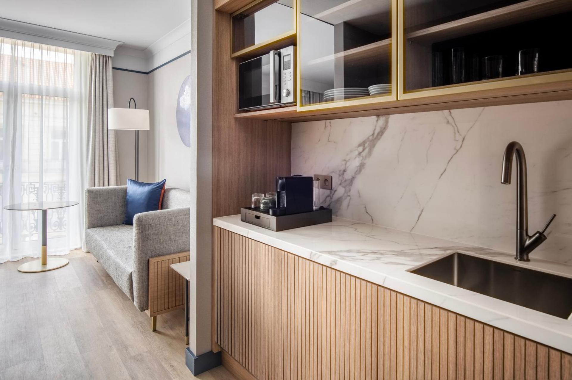 Kitchen or kitchenette