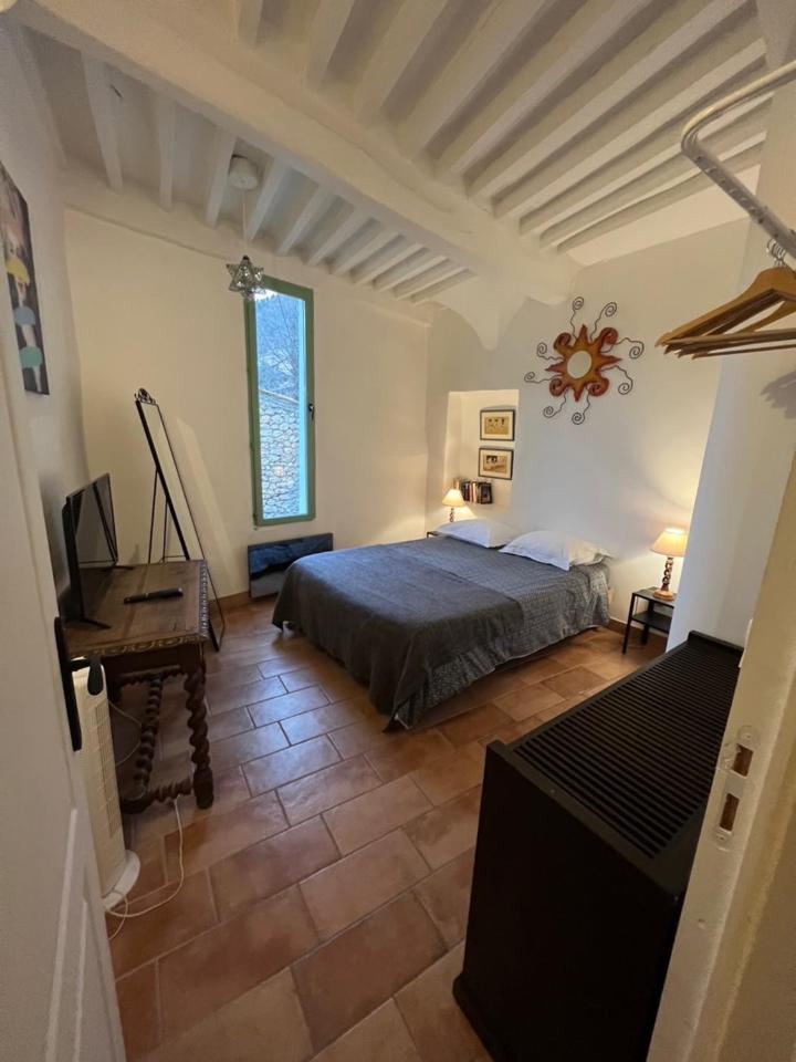 La Bonne Etoile - The Good Star