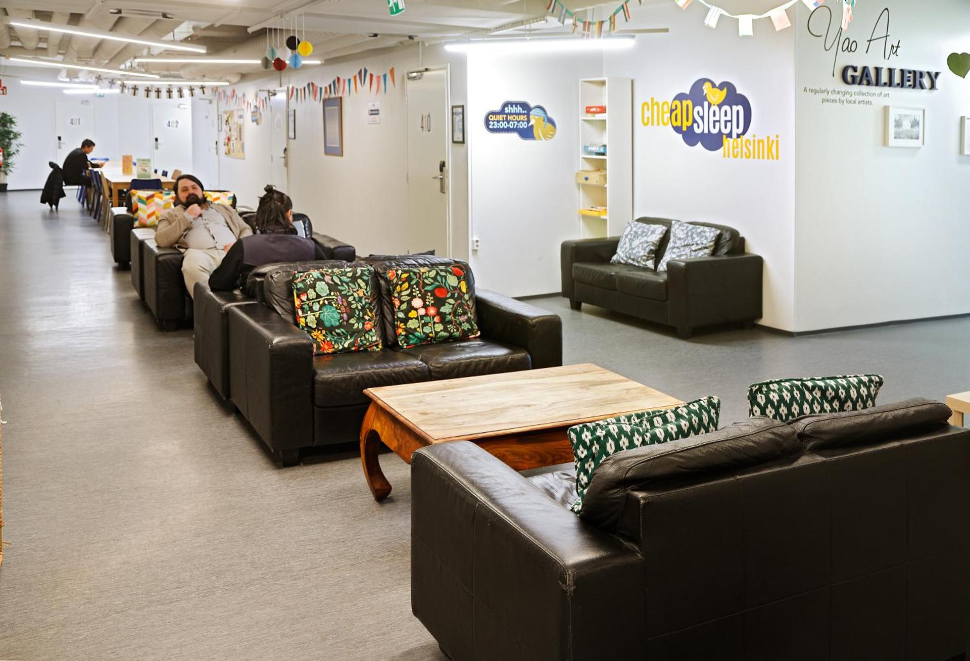 Communal lounge/ TV room