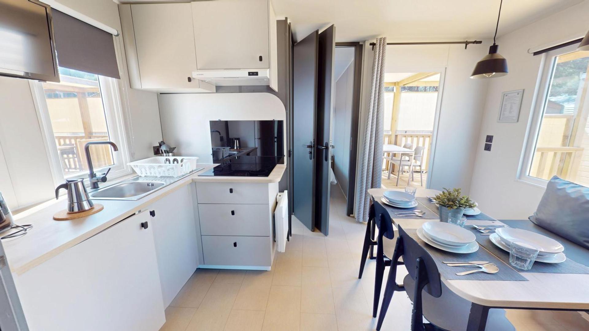 Kitchen or kitchenette