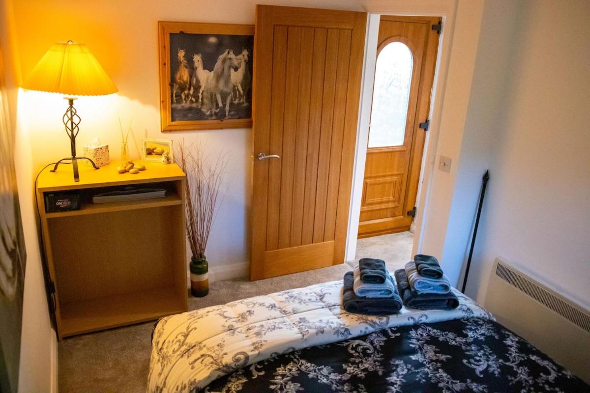 The Nest Close to York with Hot Tub