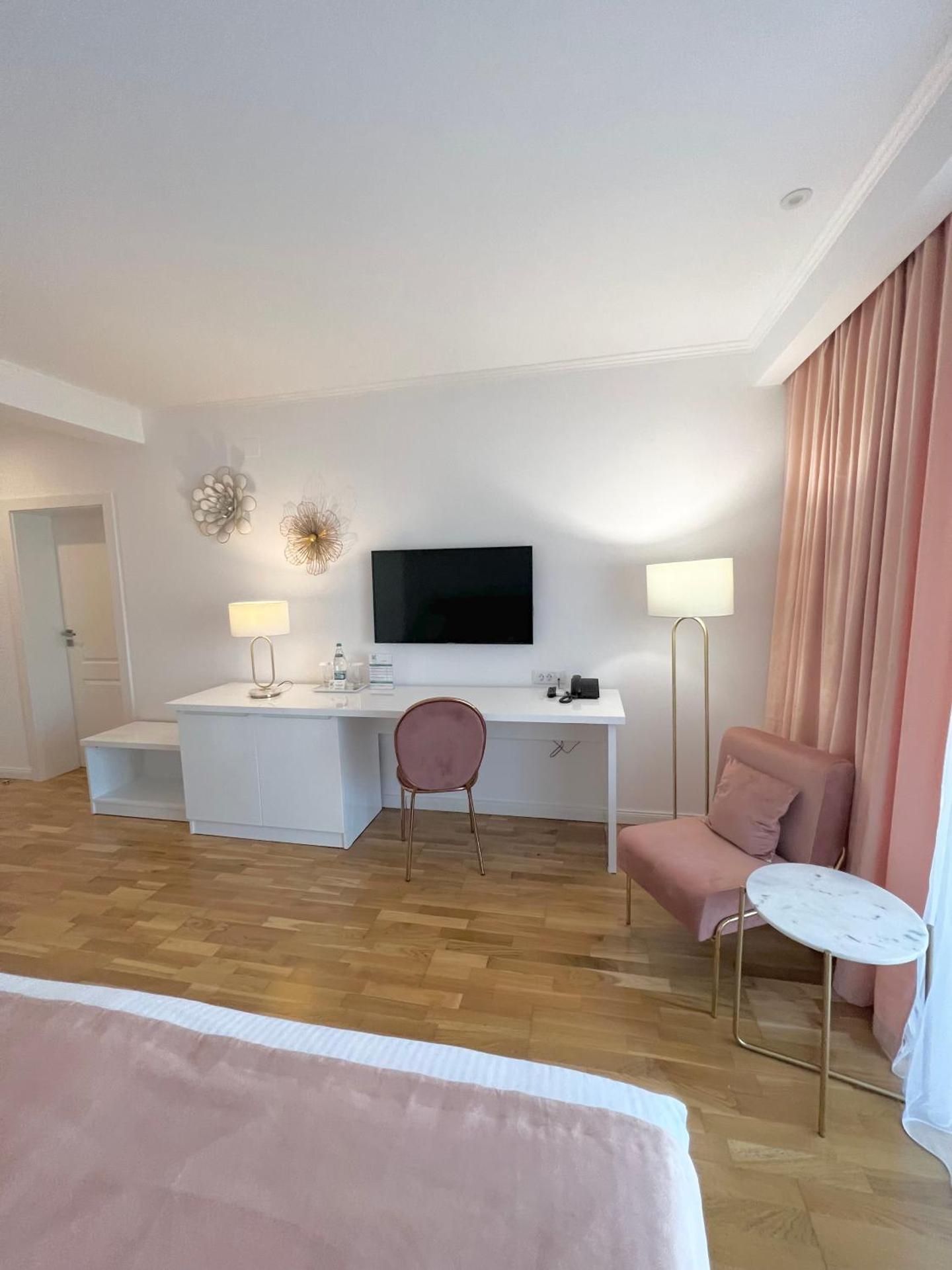 Deluxe Double or Twin Room with Garden View