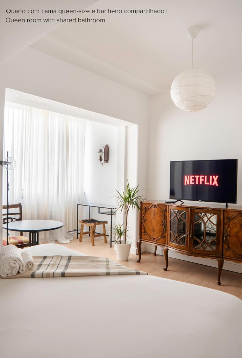 Communal lounge/ TV room