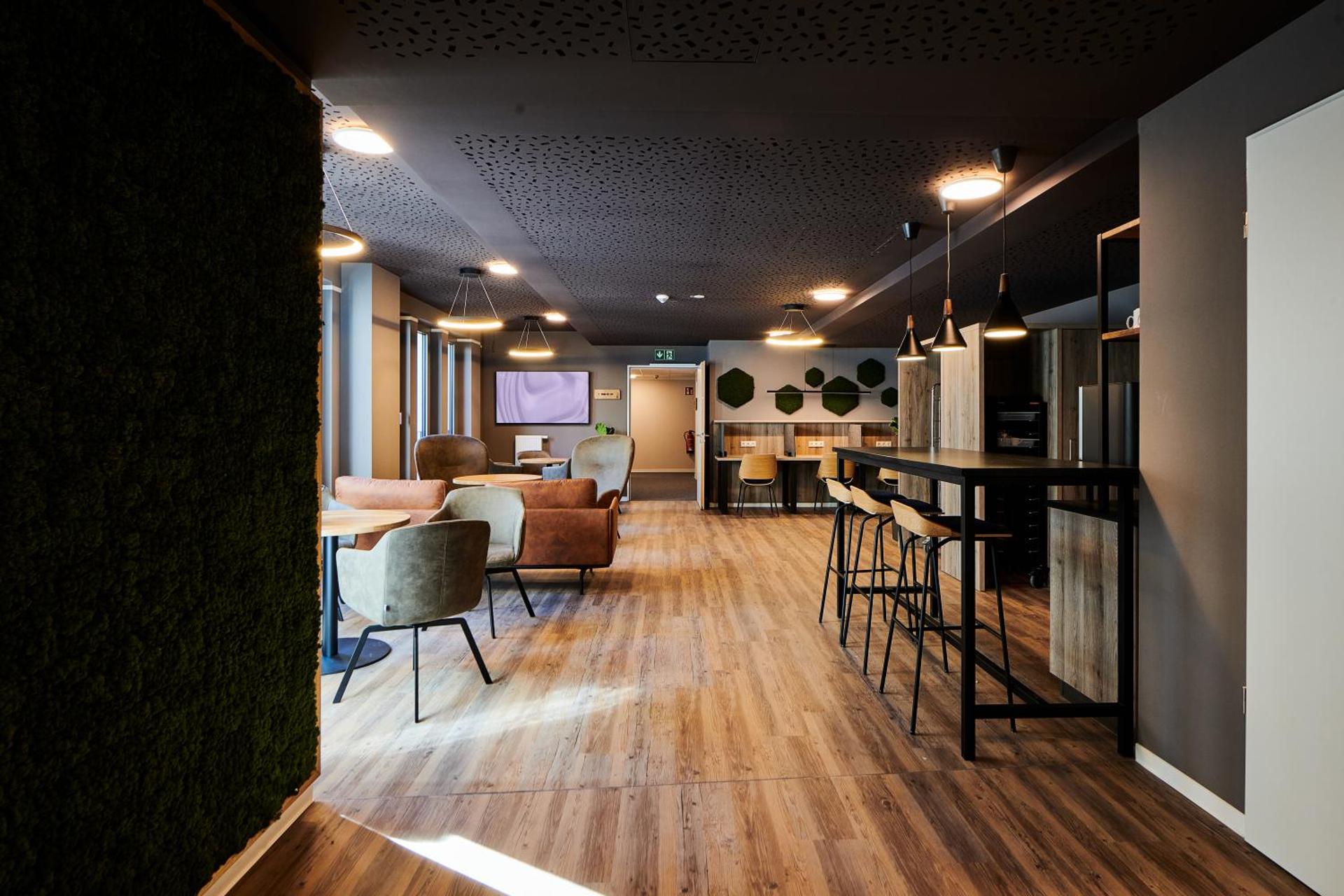 Communal lounge/ TV room