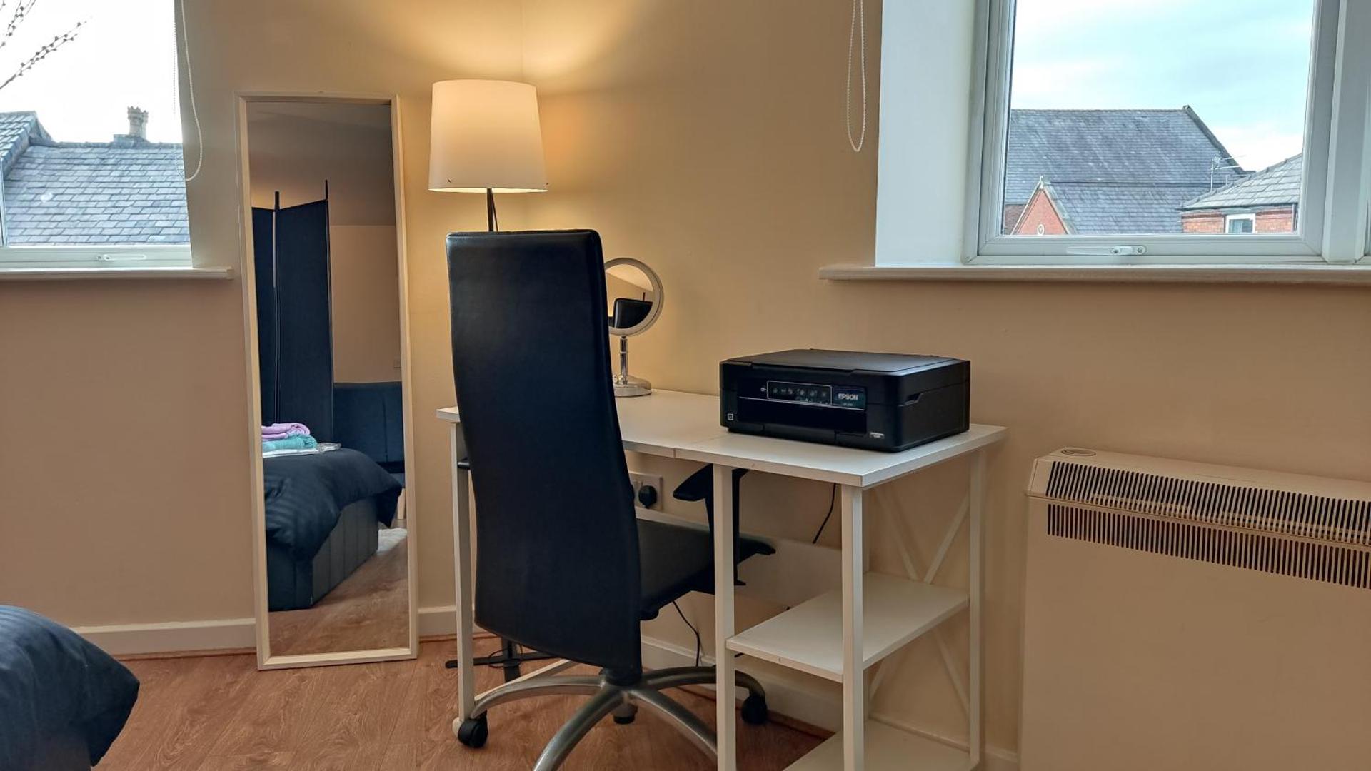 Modern Studio Flat in Wigan