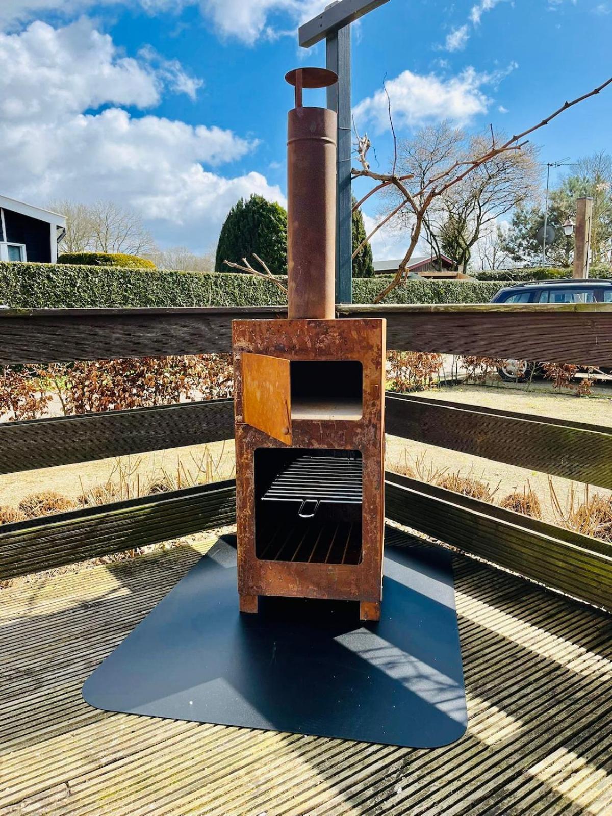 Cozy cottage with nice wood stove and veranda
