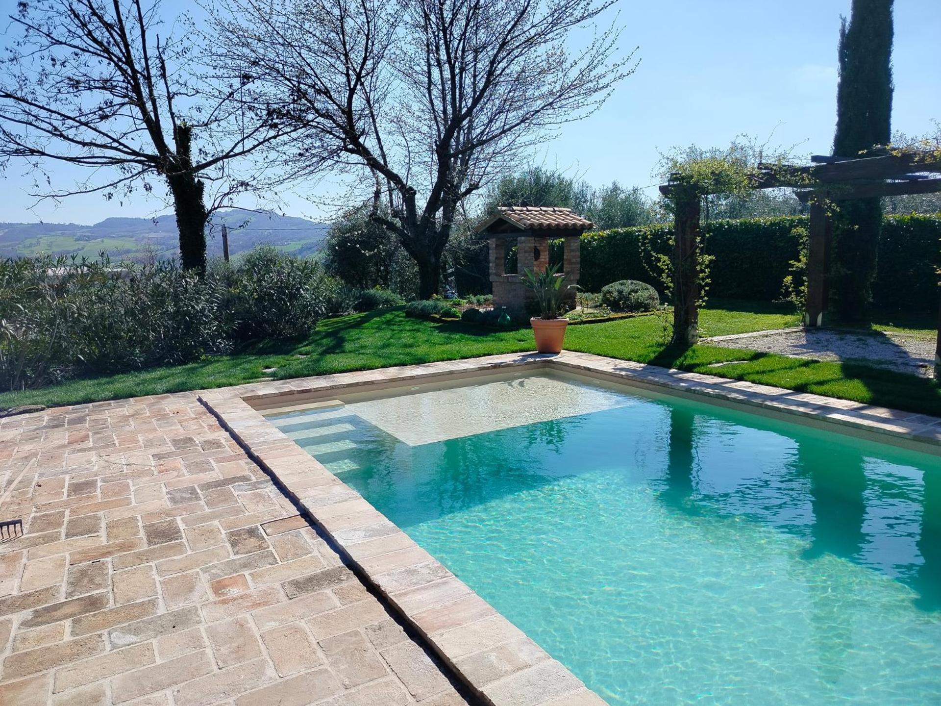 Ca' le cerque, villa surrounded by the Marche nature
