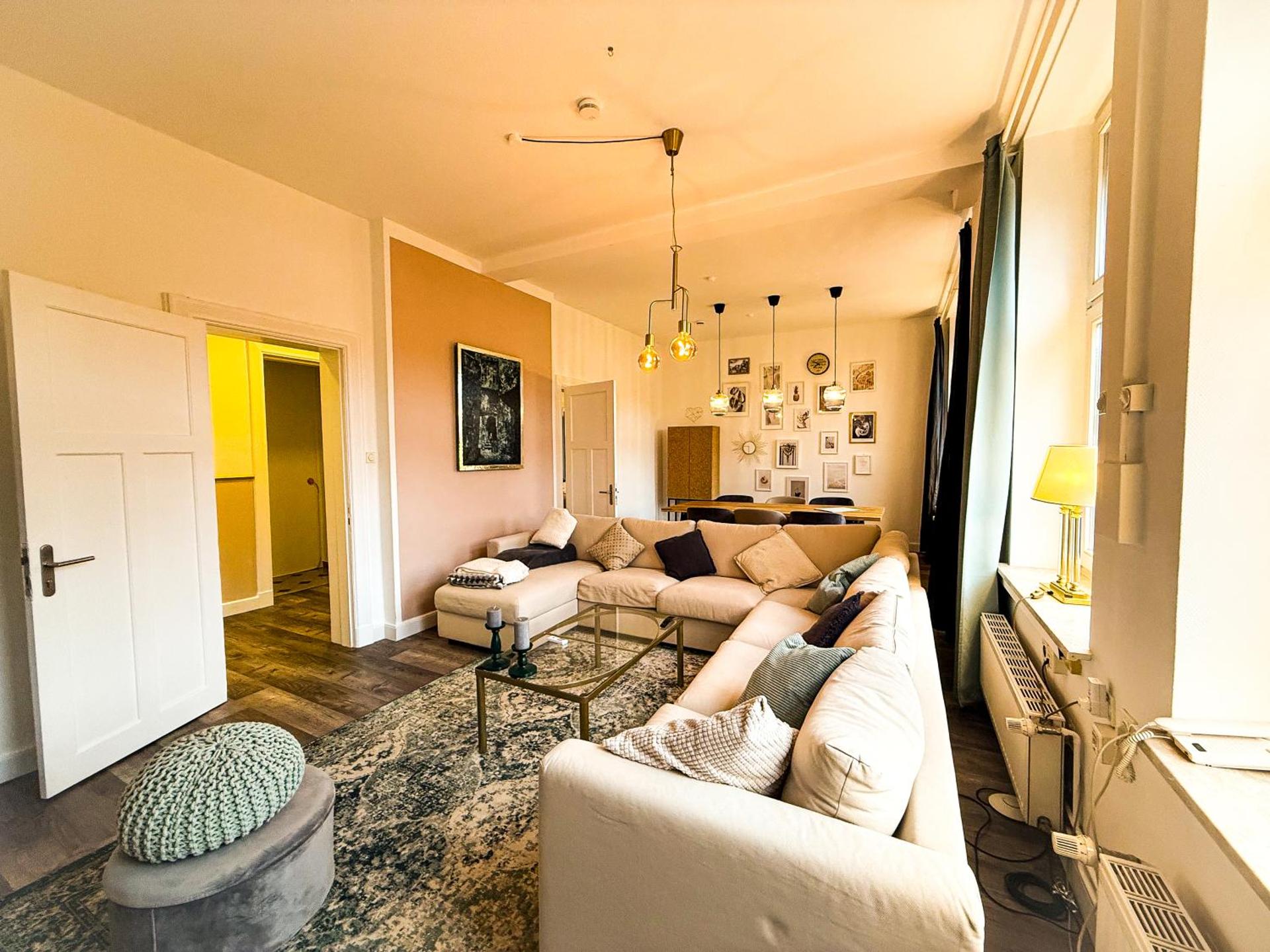 Communal lounge/ TV room