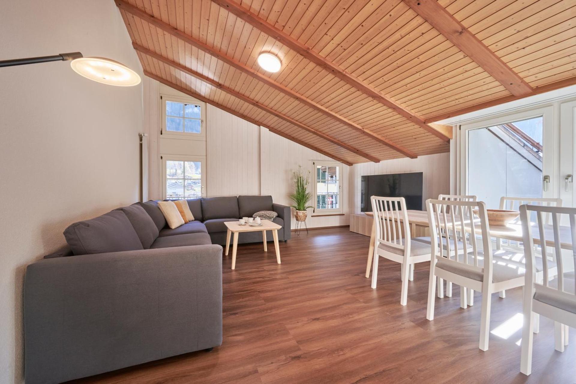 Lauterbrunnen Central 3