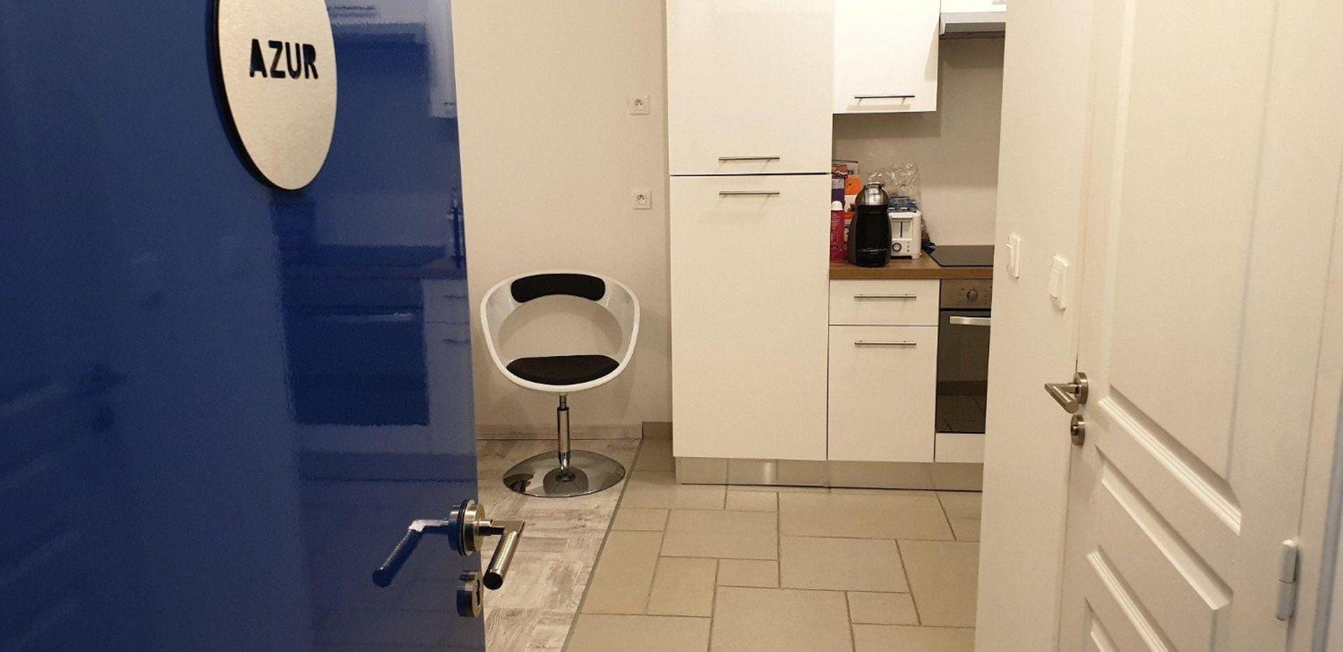 Appart'hotel61 OFFRE D'OUVERTURE Au pied de tous commerces & commodités ainsi que marché mercredi & samedi