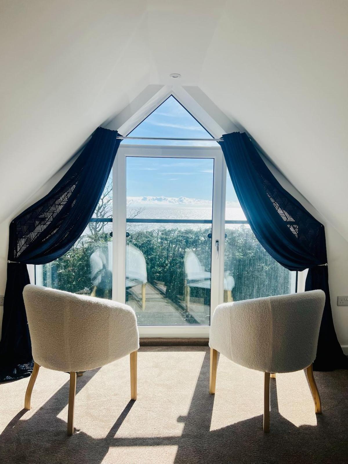 Unique Apartment with Stunning Views 2B