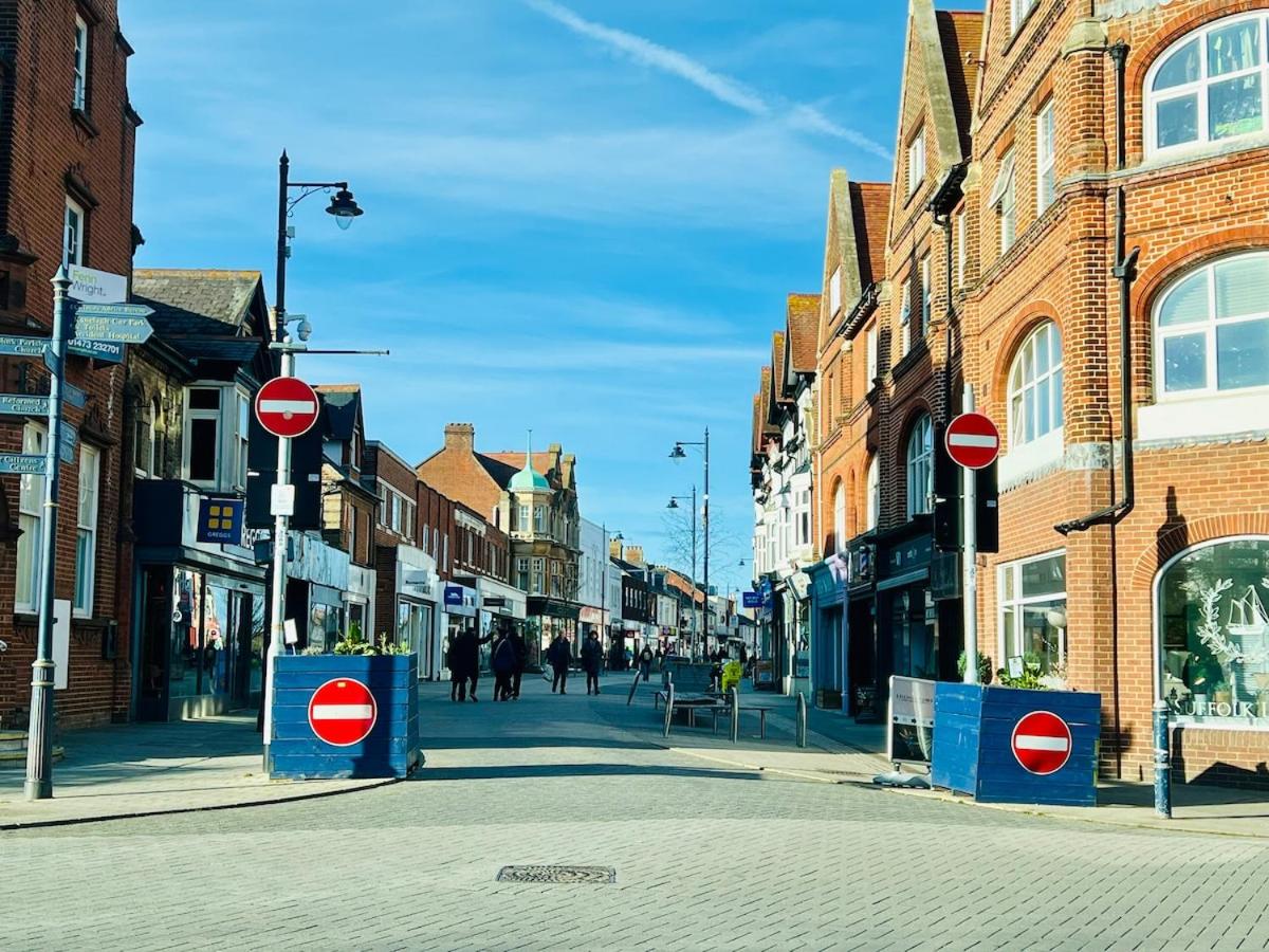 Unique Apartment with Stunning Views 2B