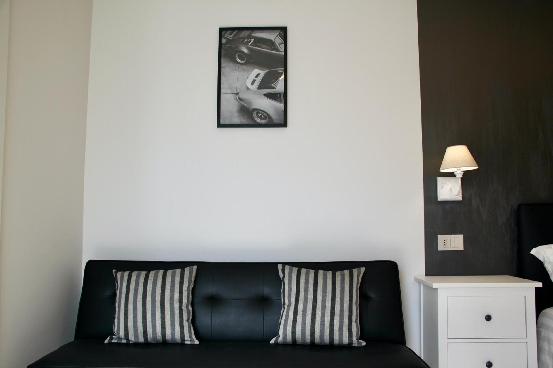 Deluxe Room (2 Adults + 1 Child)