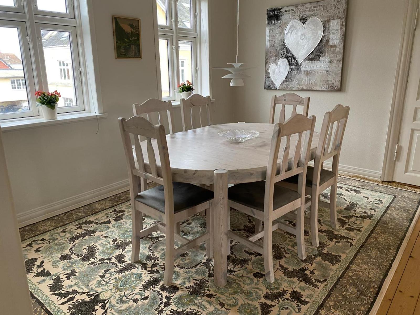 Oasen Ved Centrum 1 sal.