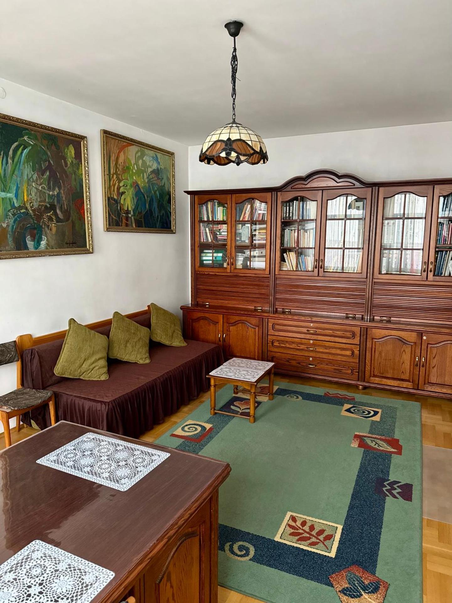 Perfect Remote-Workplace in Sunny Apartment