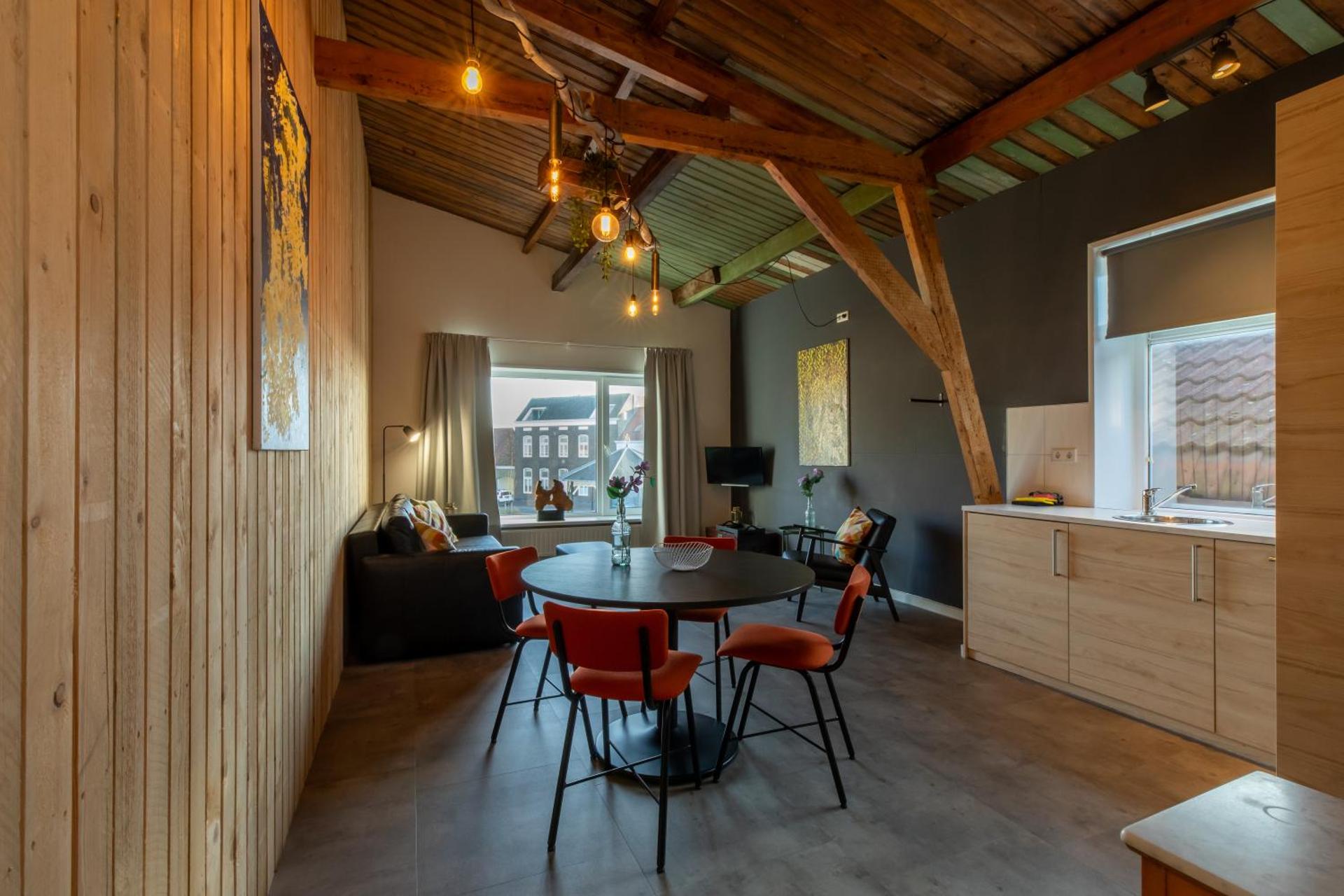 Welcome in - Appartementen Pleinzicht, met zonnige balkon I Dorpsplein 6 Koudekerke