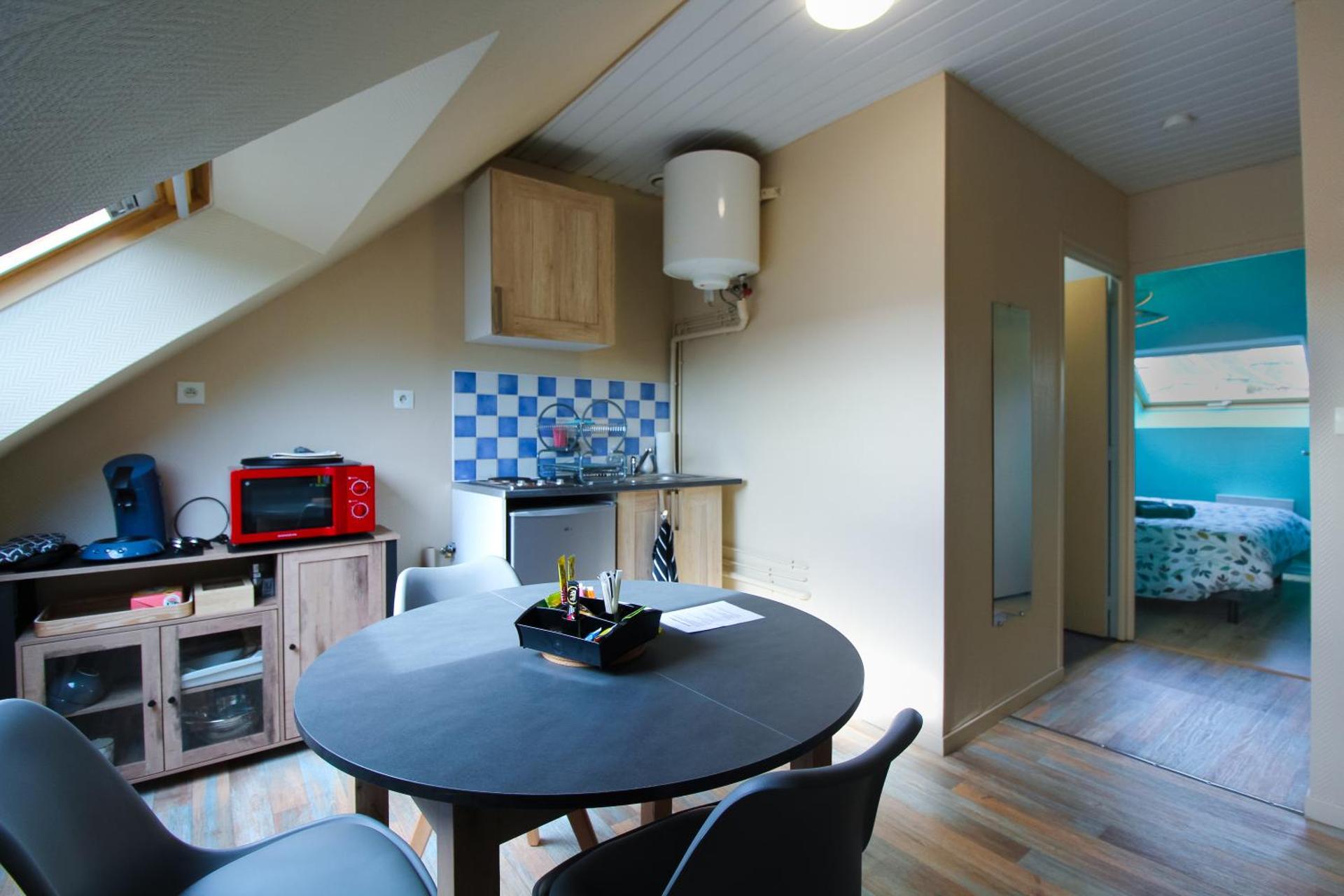 Kitchen or kitchenette