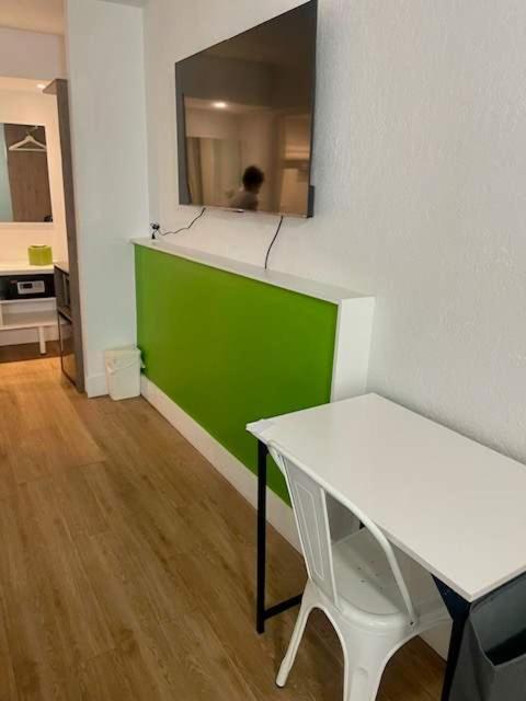 Impeccably cozy hotel room Developer Inn Express