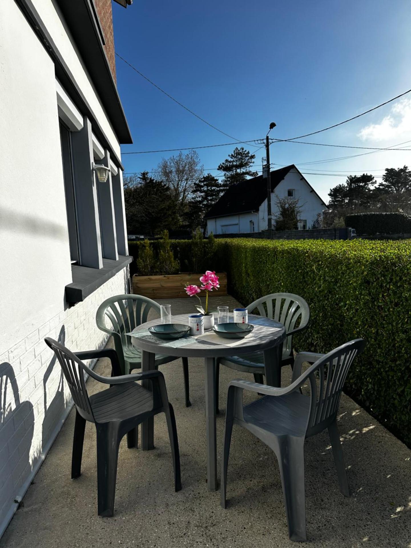 À700m de la mer appartement avec terrasse, parking l'alouette