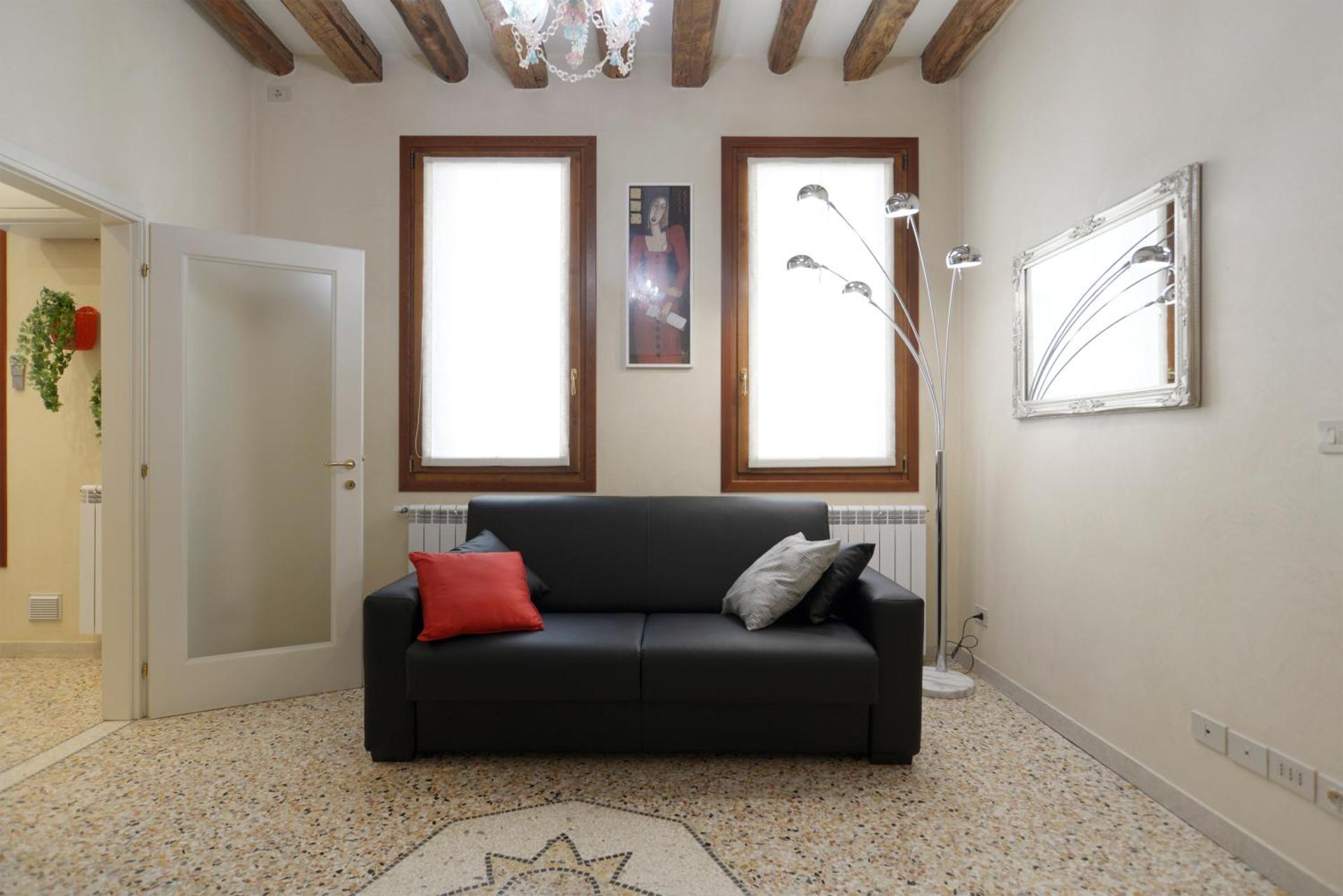 Communal lounge/ TV room