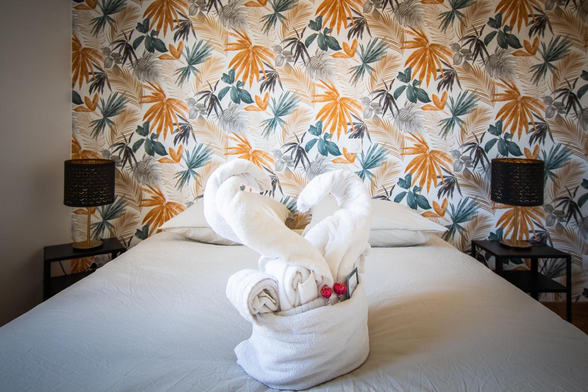 GuestHouse La Costière - logements indépendants - espace piscine jacuzzi