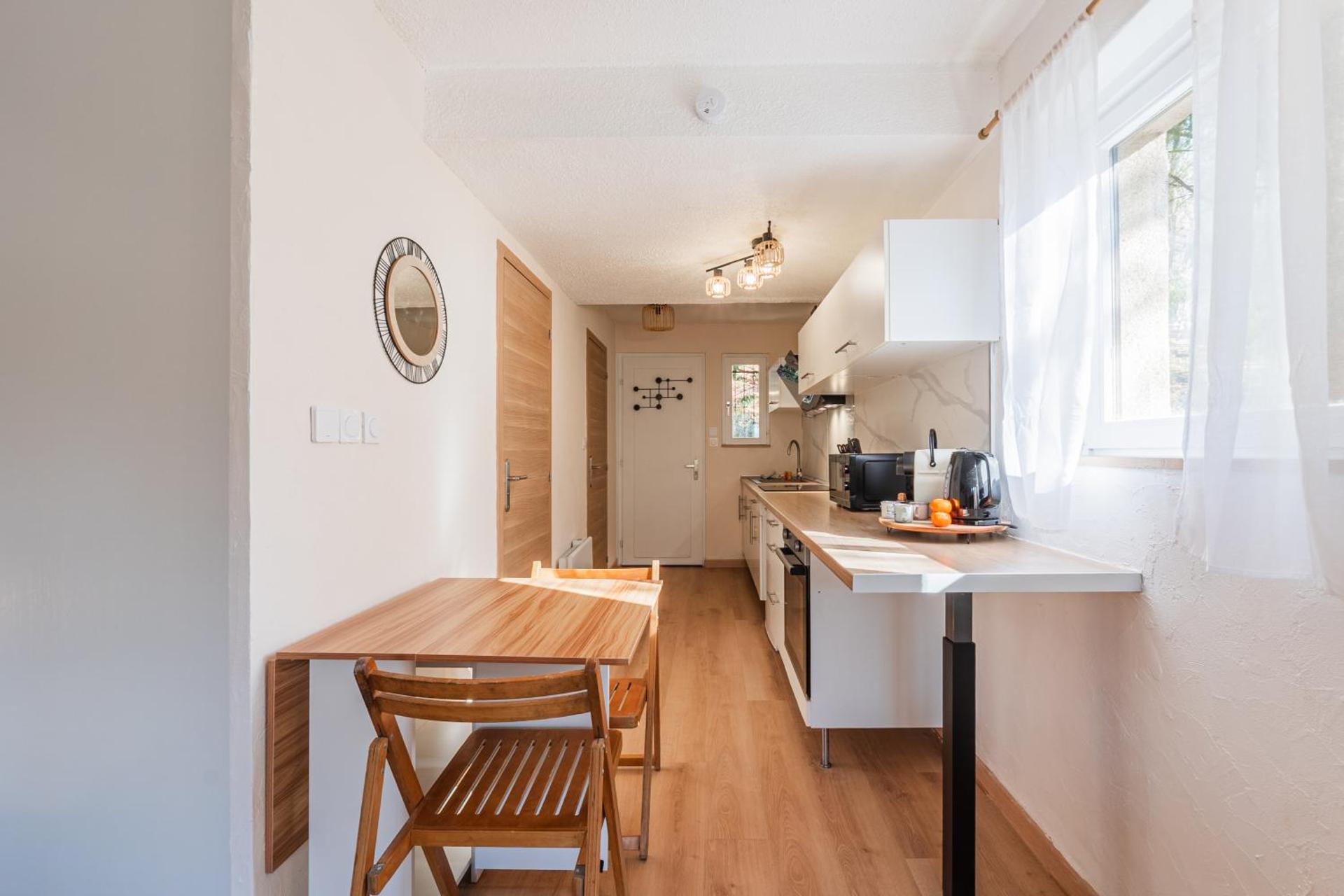 Kitchen or kitchenette