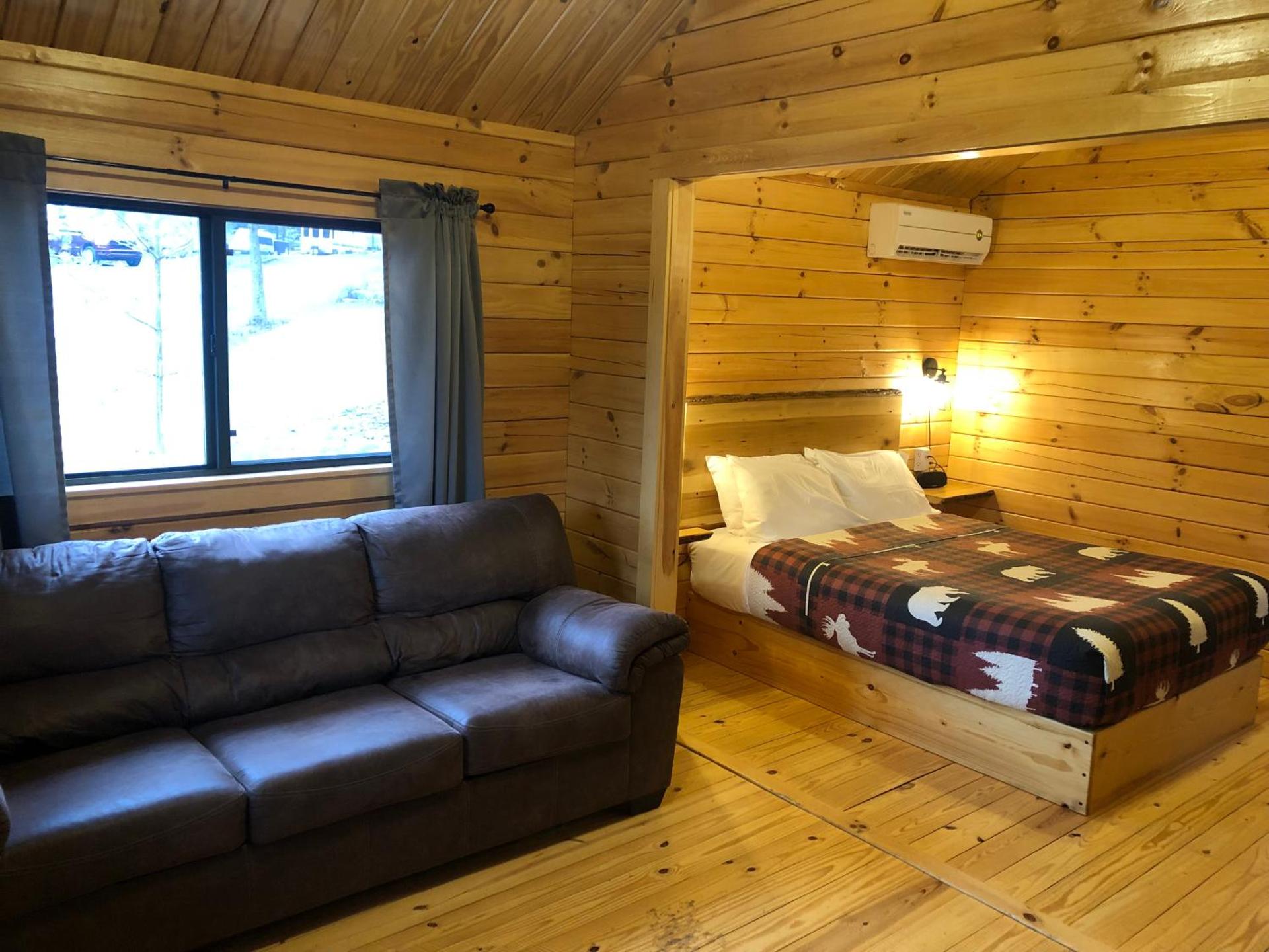 Lakewood Park Campground - Luxury Cabin