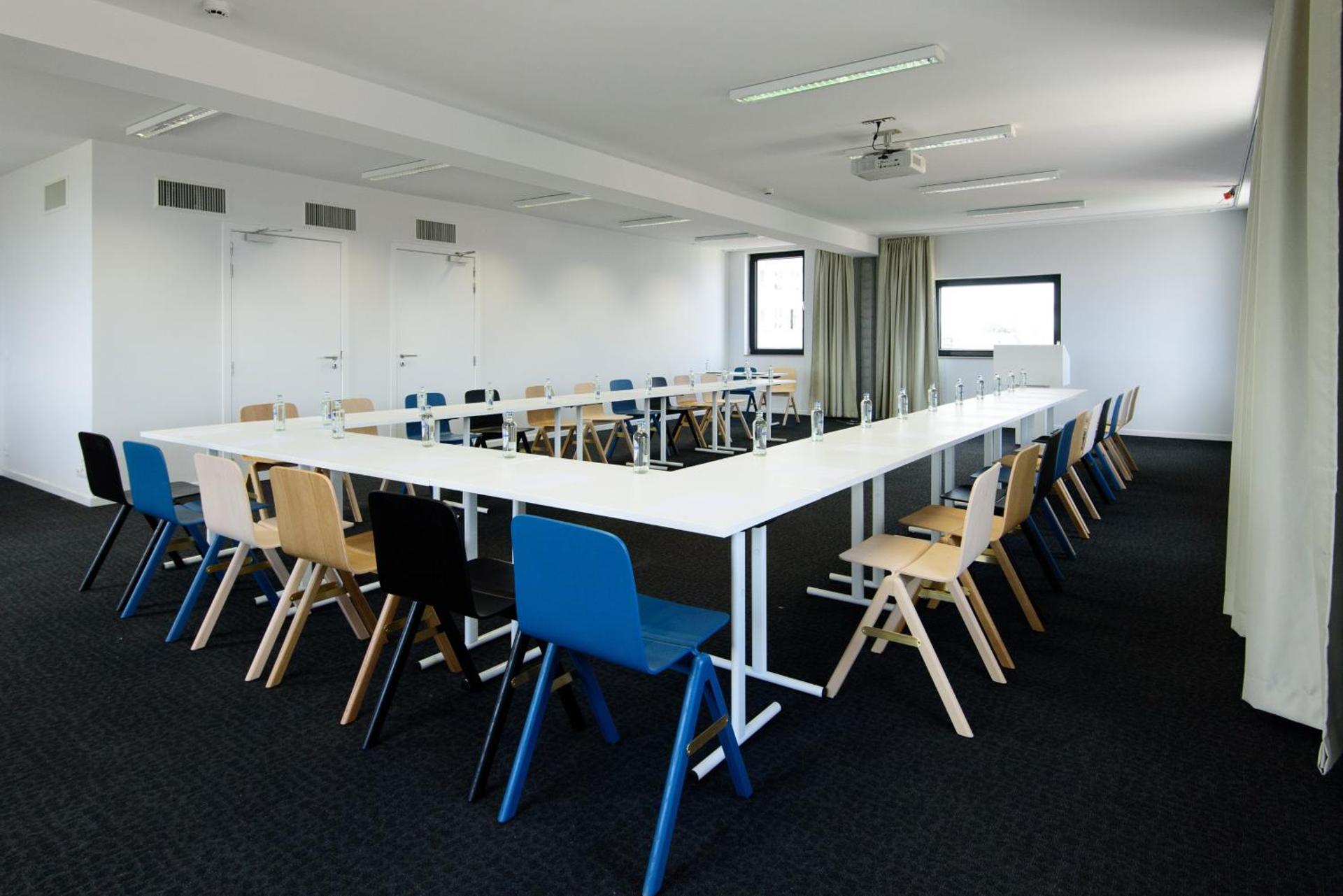 Meeting/conference room