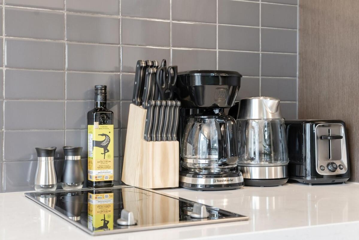 Discounted Elegant Yorkville Suite