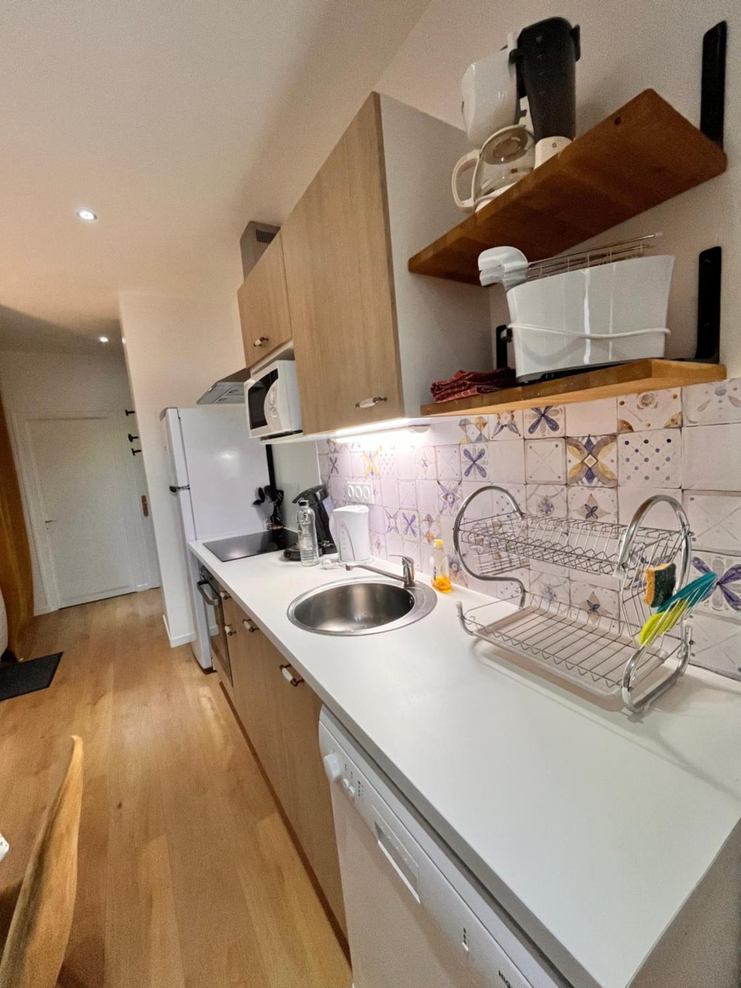 Kitchen or kitchenette