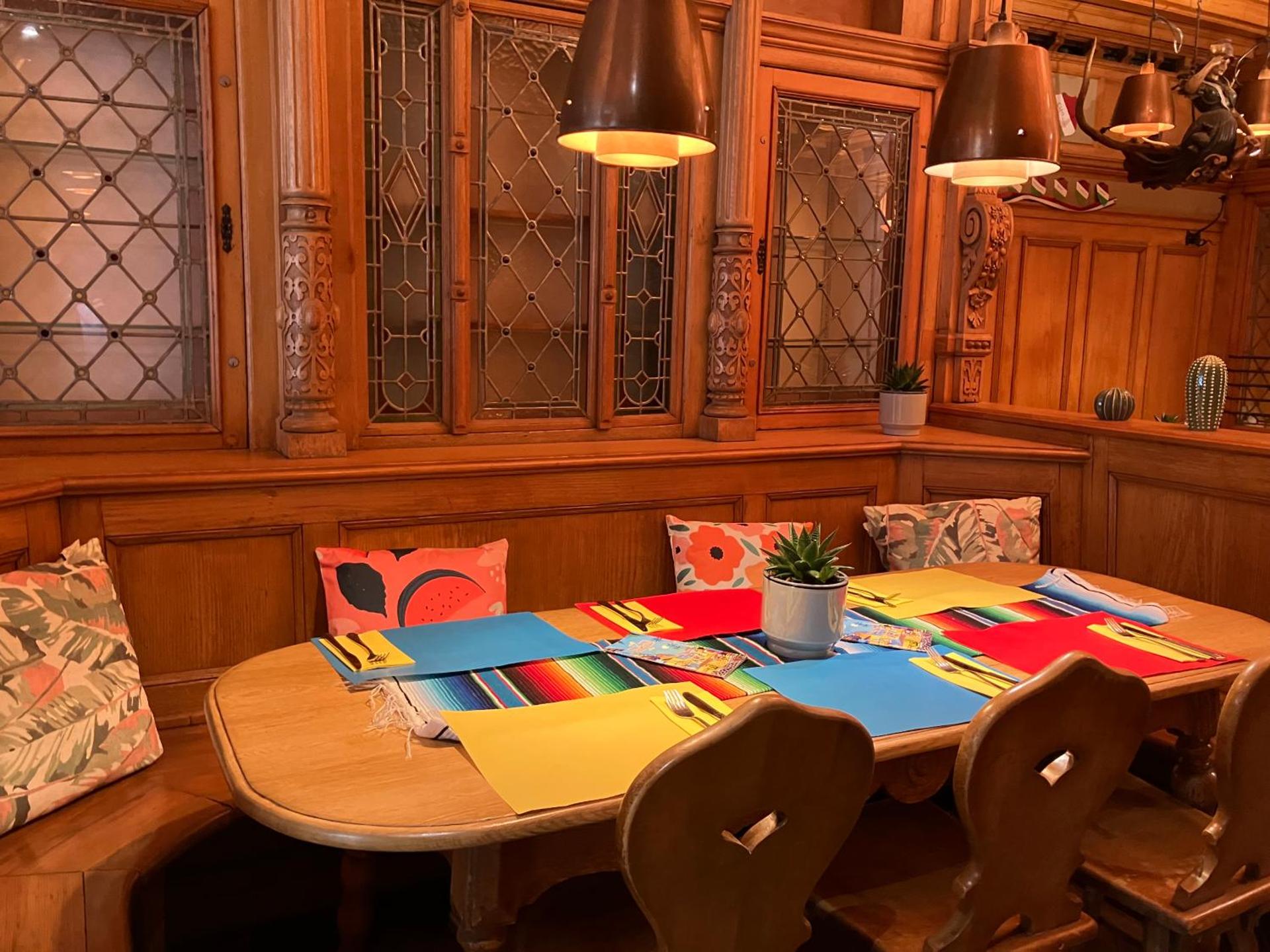 Restaurant/places to eat